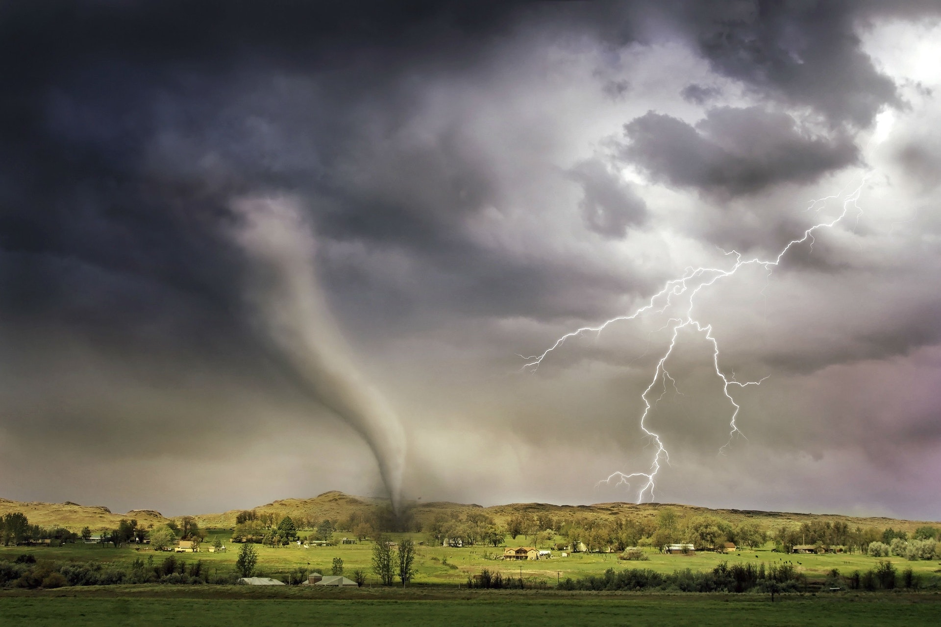 calamity-clouds-dark-1446076.jpg