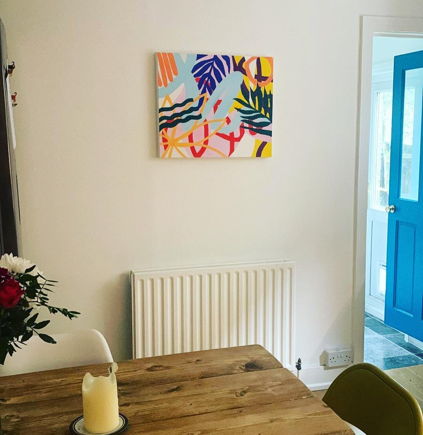 I loved receiving this photo from a lovely customer of the painting they commissioned me to do for their kitchen. It's so nice to see how my work sits in its new home and the impact it has in a space. I've had a great time painting a new 50 x 50cm ca