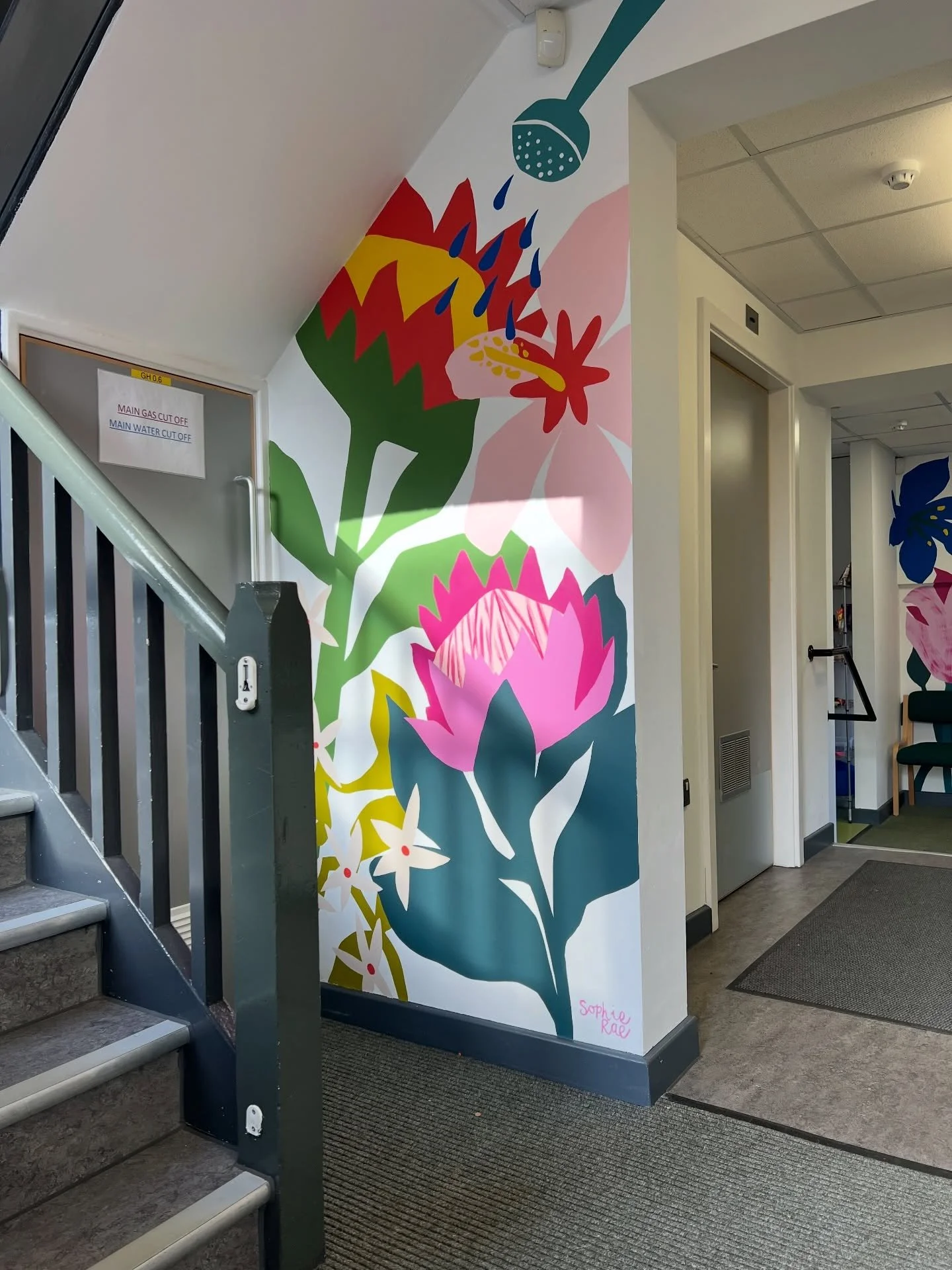 It doesn&rsquo;t have to be a big wall to transform a space. I have just painted two small walls within the reception area of a local primary school. I loved being part of this environment for 2 and half days and listening to wonderful adults who all