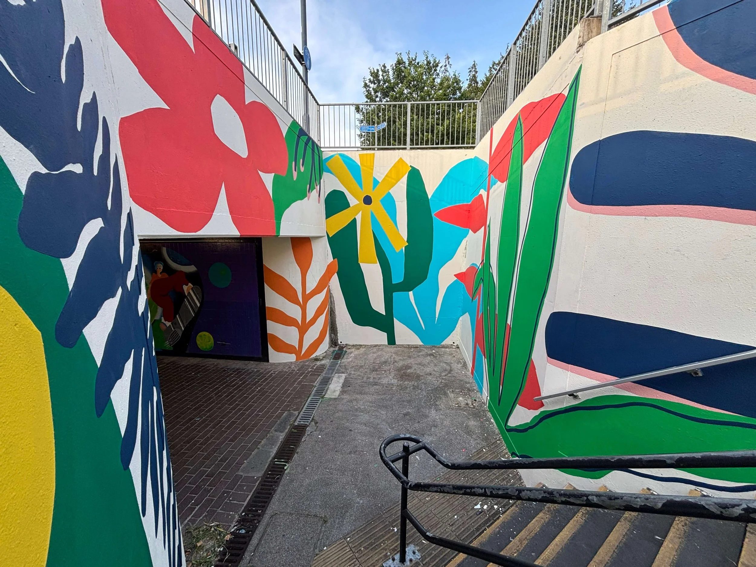 Sophie Rae_Community_Mural_Artist_Waterlooville_Botanical_exterior.jpeg