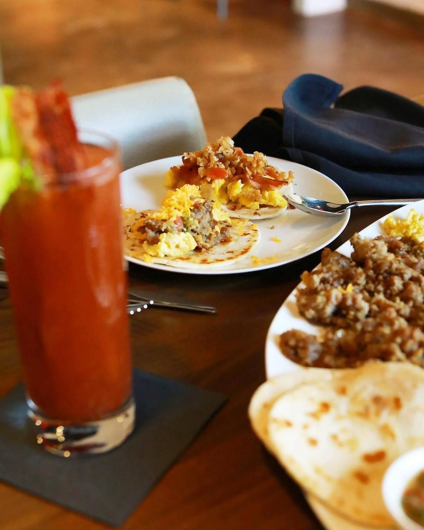 🍳 🥓 🌶️ 🌯 🍅 😋  #bartsbloodymary #betterbebarts #brunch #vodka #drinksthatrock #drinkporn #alcohol #drinkresponsibly #hairofthedog #bloodymary #bloodymaria #bloodies #cocktails  #drinks #cocktailporn #cocktail #flavortown #brunch