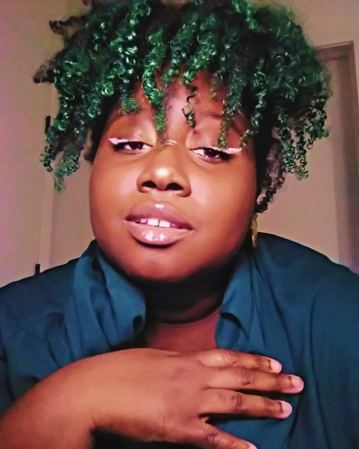 69532A8F-019E-4FF5-9E39-47A817767412