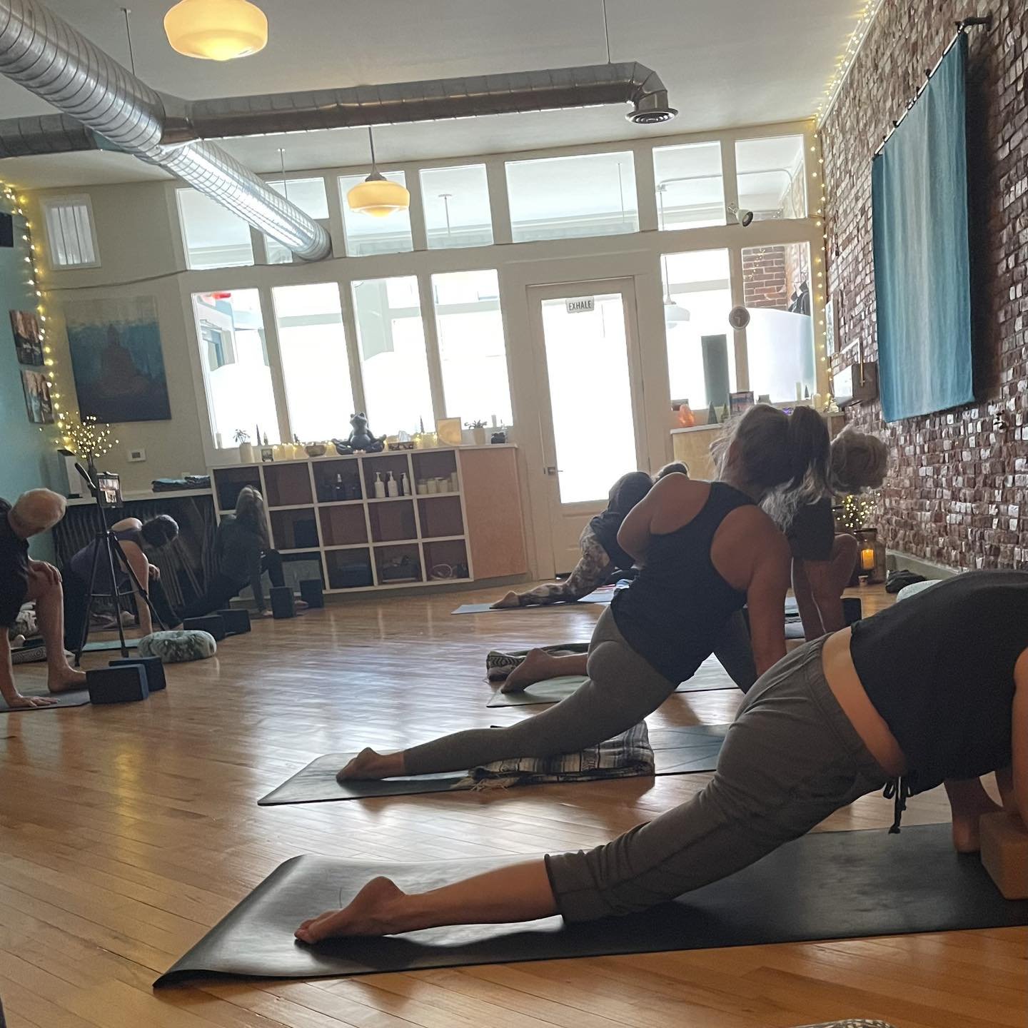 &ldquo;Yoga begins right where I am - not where I was yesterday or where I long to be.&rdquo; - Linda Sparrowe

#yogapractice #yogastudio #beherenow #breathewithus #community