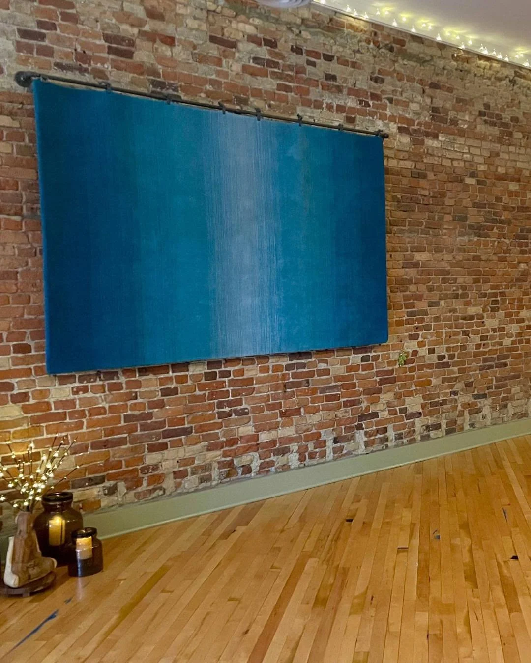 &ldquo;The answers you seek never come when the mind is busy &mdash; they come when the mind is still.&rdquo; &mdash; Leon Brown

Take a pause from the noise of the week and find your stillness in a beautiful space of calm and connection. Breathe, mo