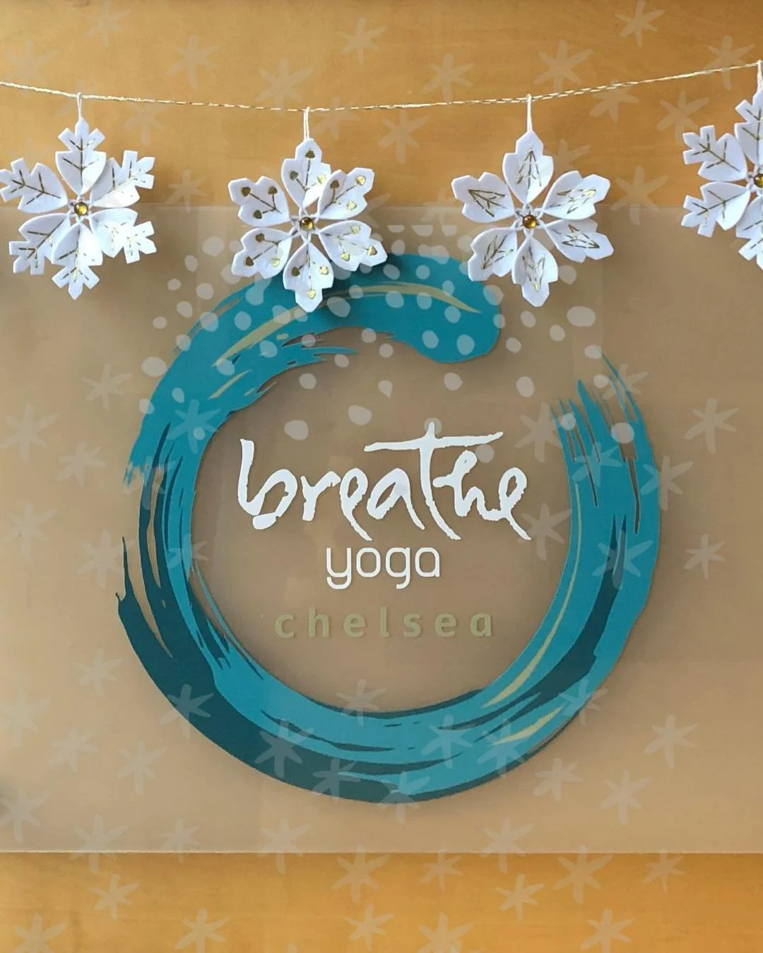 Your mat may be cold, but it will warm up once you unroll it.
Start your weekend mornings with us!

✨Saturday✨
7:30am &ndash; Yin Yoga
9:00am &ndash; Vinyasa Flow

✨Sunday✨
7:30am &ndash; Ashtanga
9:00am &ndash; Slowflow

www.breatheyogachelsea.com