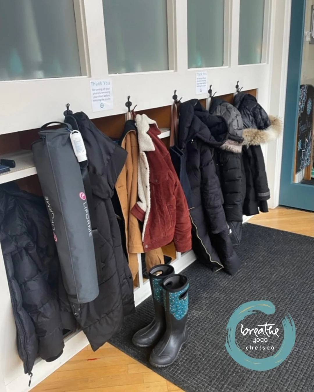 Hang your coat, Roll out your mat.
Come warm up your ✨Wednesday✨ with us!

6:30am Ashtanga | 8:30am Slowflow | 6:00pm Pilates