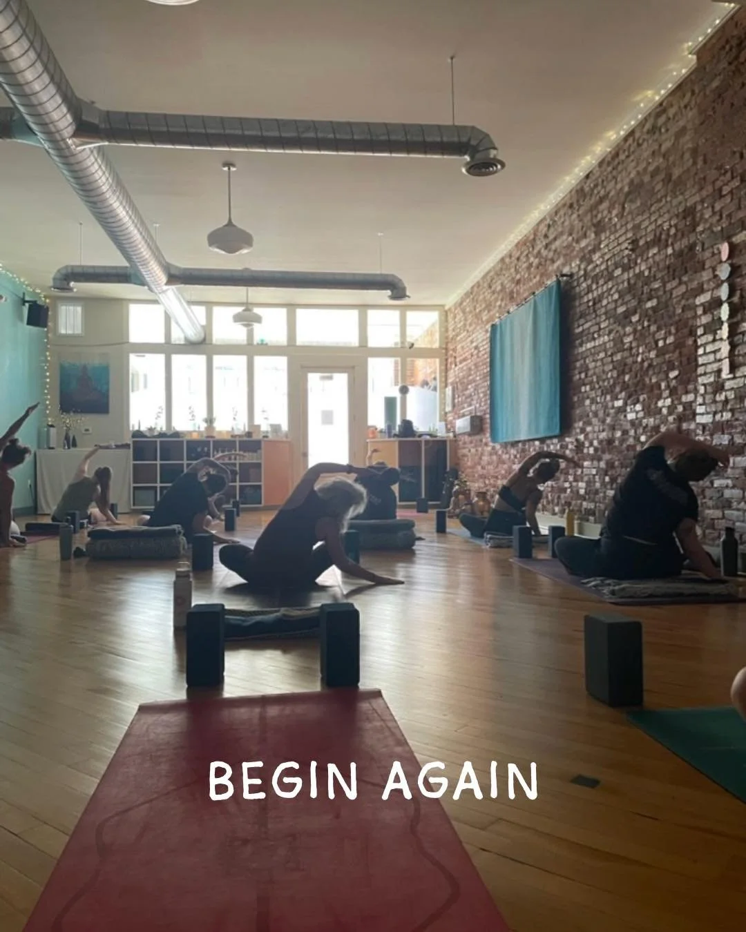 Each new week offers a fresh beginning.
Each new day offers a new opportunity.

Begin again.

✨Monday✨
6:30am - Slowflow (early)
8:30am - Slowflow
6:00pm - Vinyasa Flow