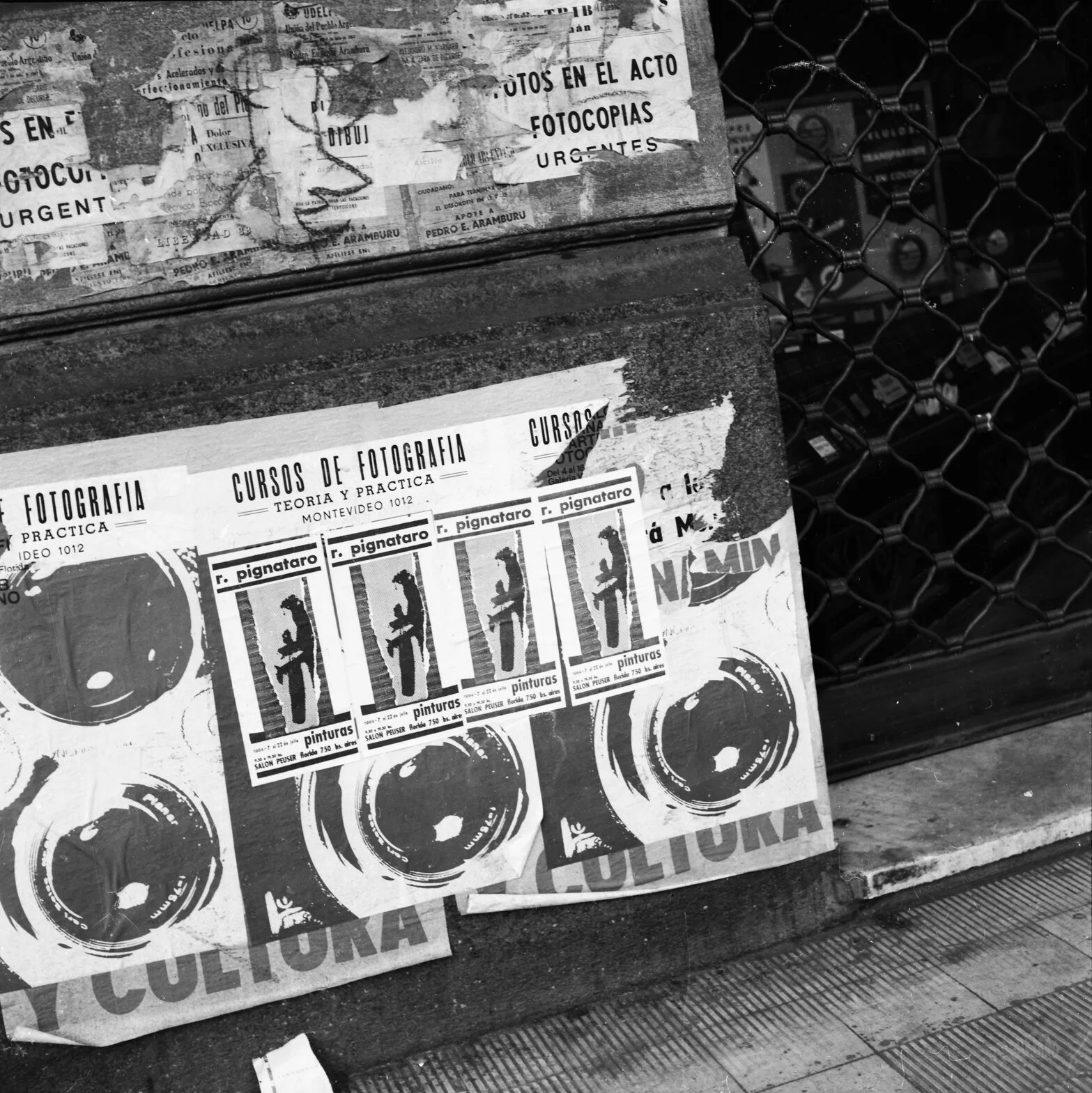  c. July 1964. Street advertisement in Buenos Aires. Location unknown. Photo by Roberto Pignataro. © All rights reserved. 
