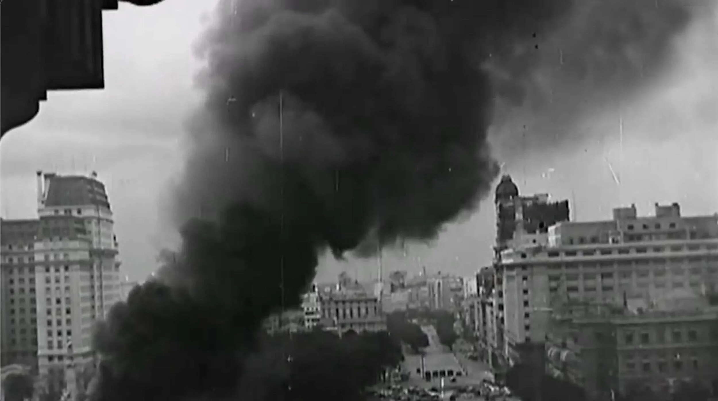 “Scenes of Destruction” - Website article elaborating on the historical context of Pignataro’s 1963 exhibition at Salón J. Peuser