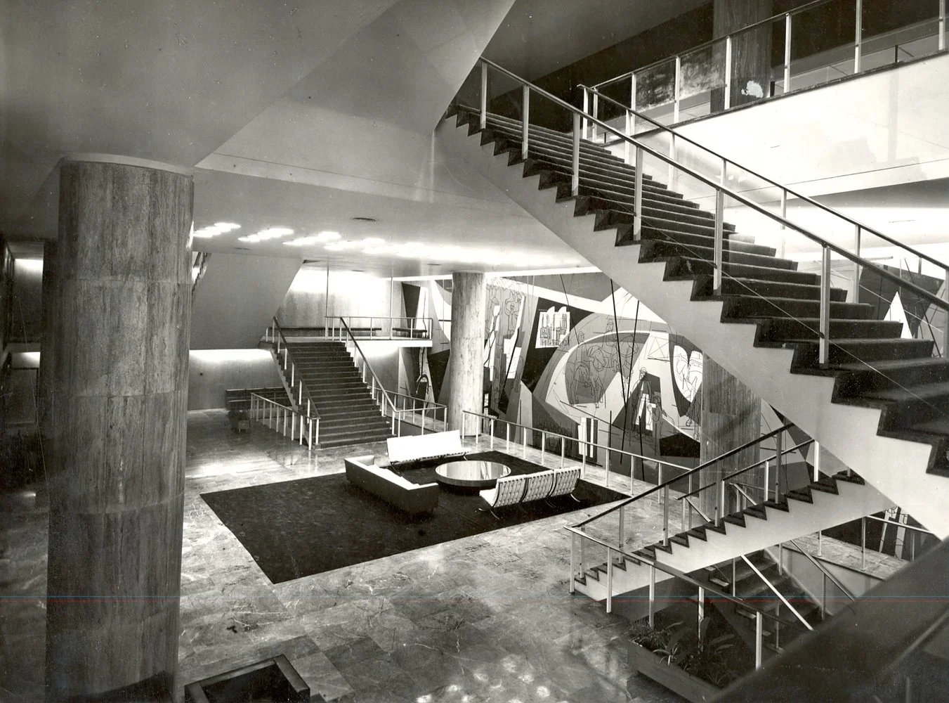 clasicos-de-arquitectura-teatro-municipal-general-san-martin-mario-roberto-alvarez-macedonio-oscar-ruiz_39+(1).webp