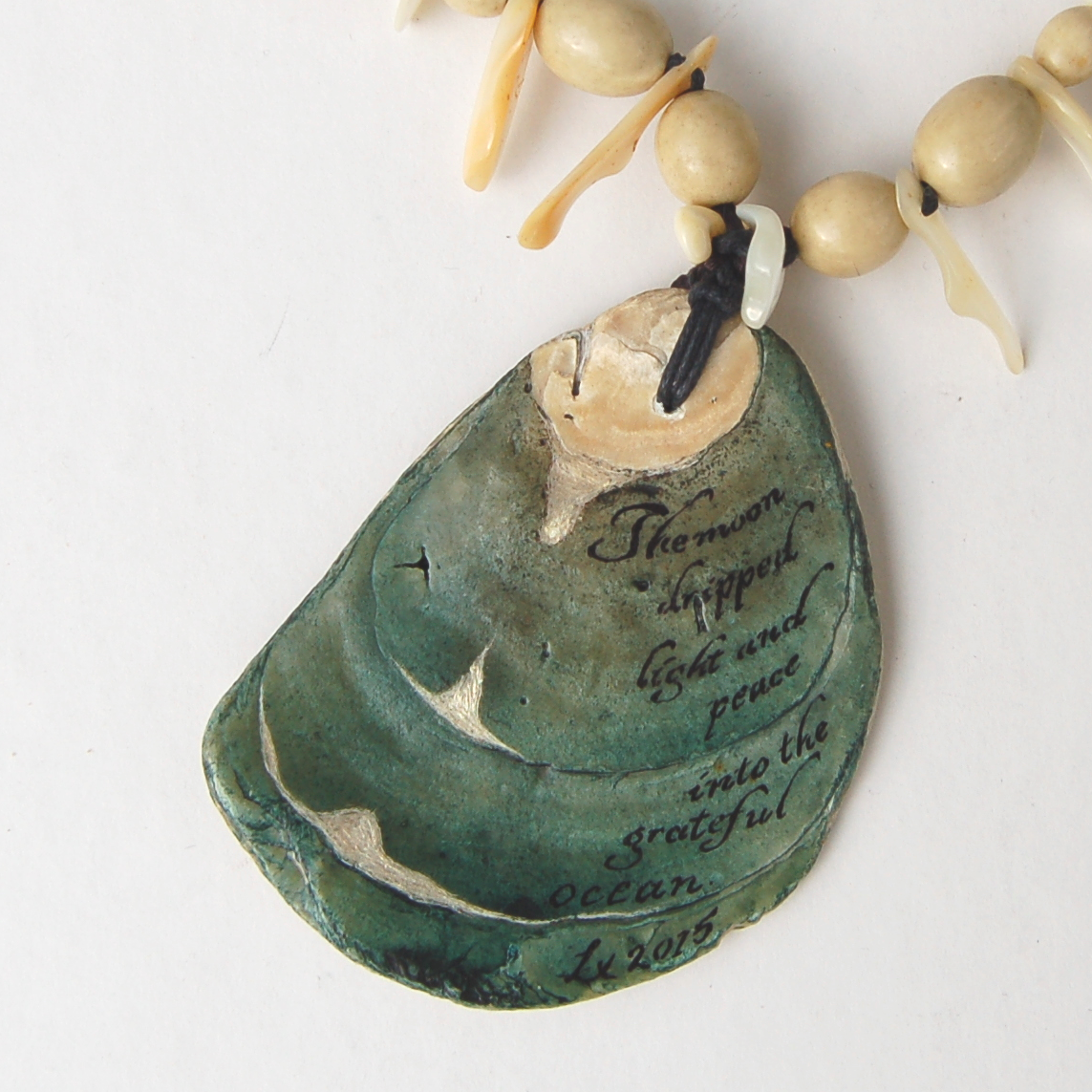 Shell pendant TRANS .png