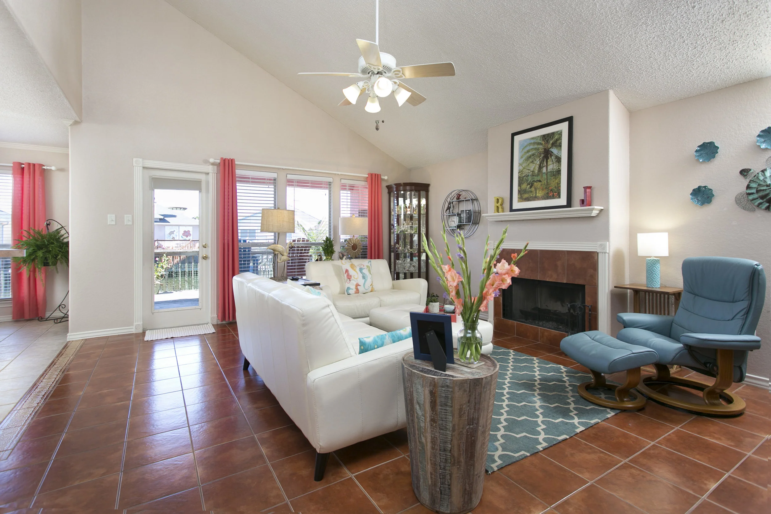 Living Room One1.jpg