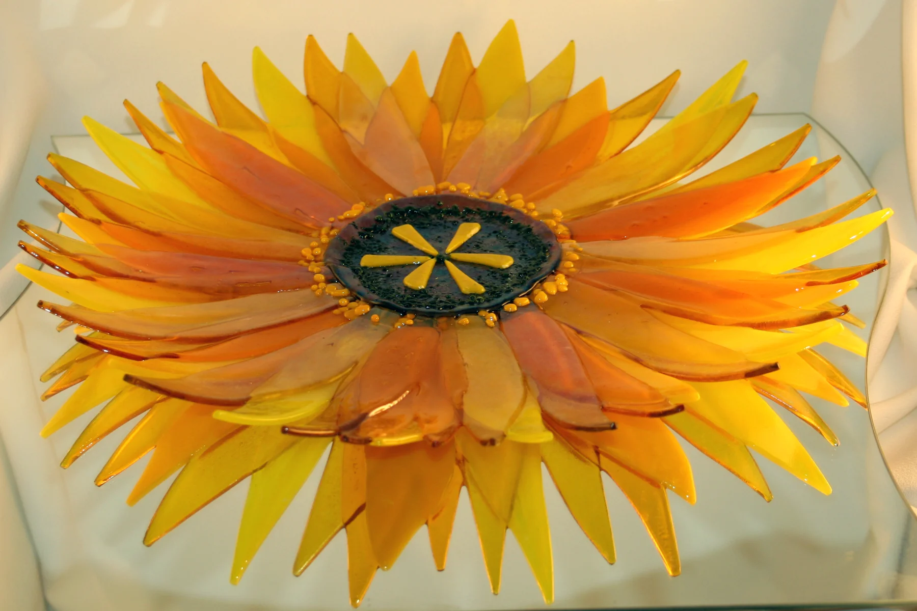 Sun-floral platter