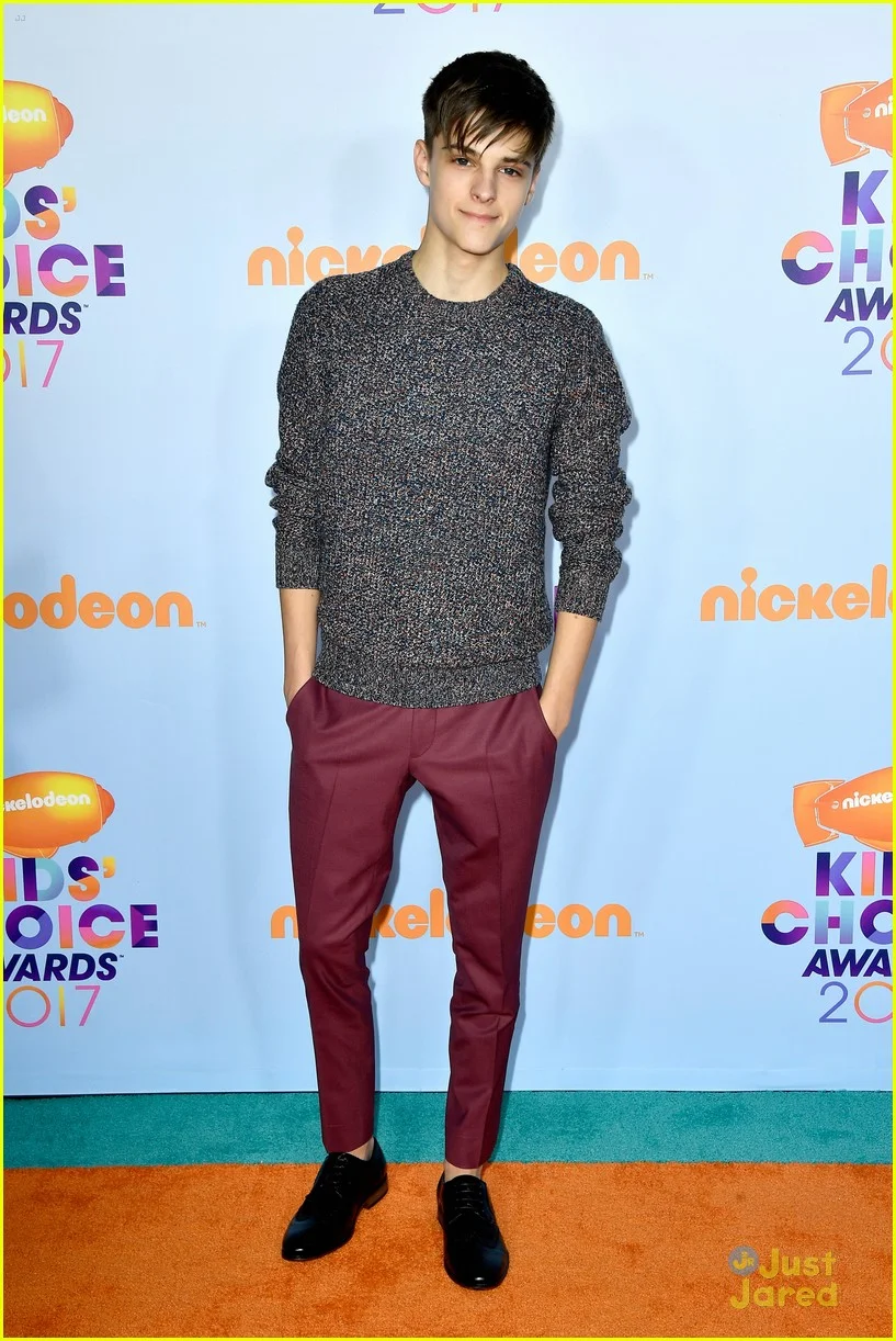 corey-fogelmanis-cameron-boyce-sophie-reynolds-2017-kcas-02.jpg