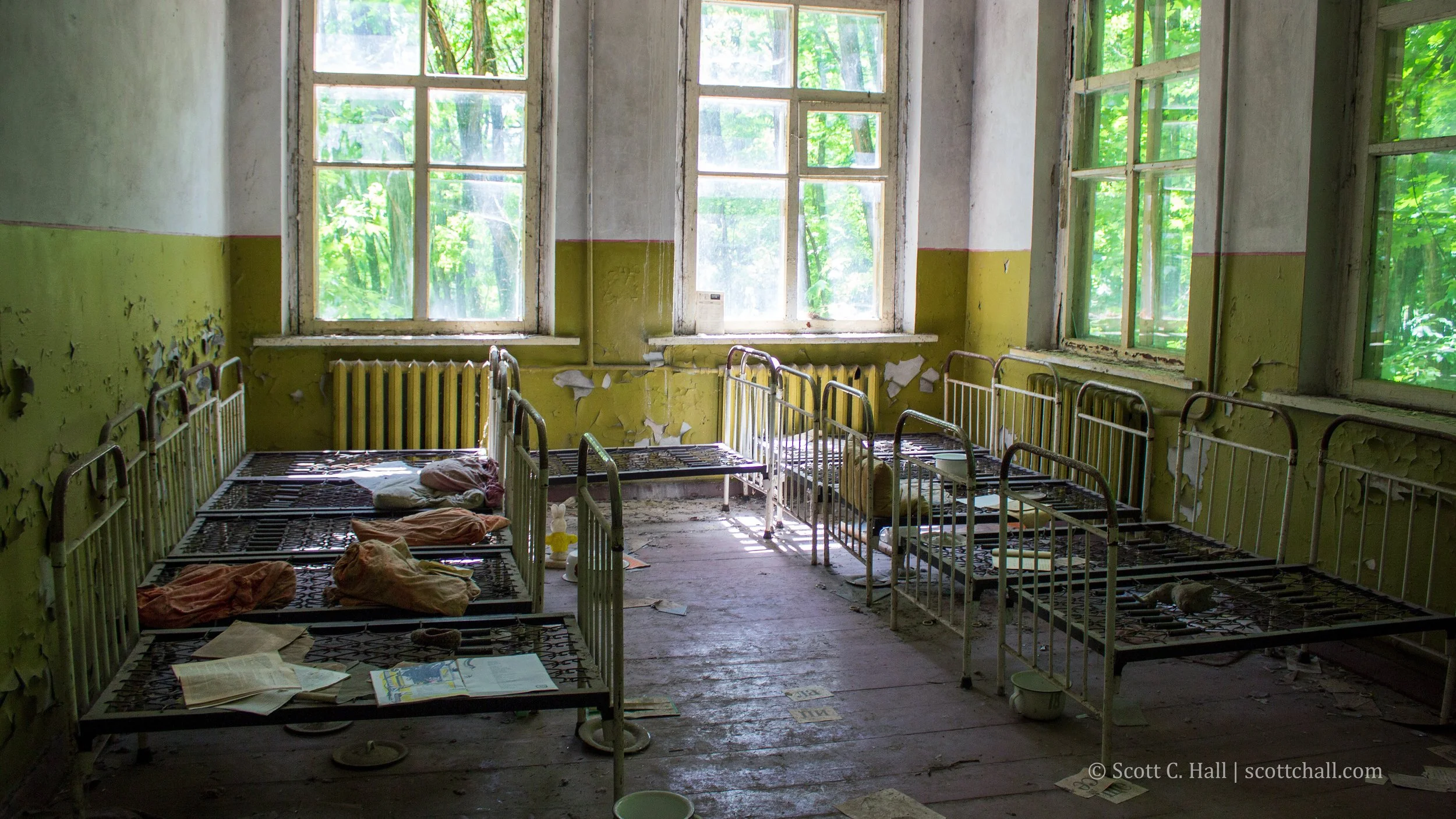 Abandoned Hospital Ward (Pripyat, Ukraine)
