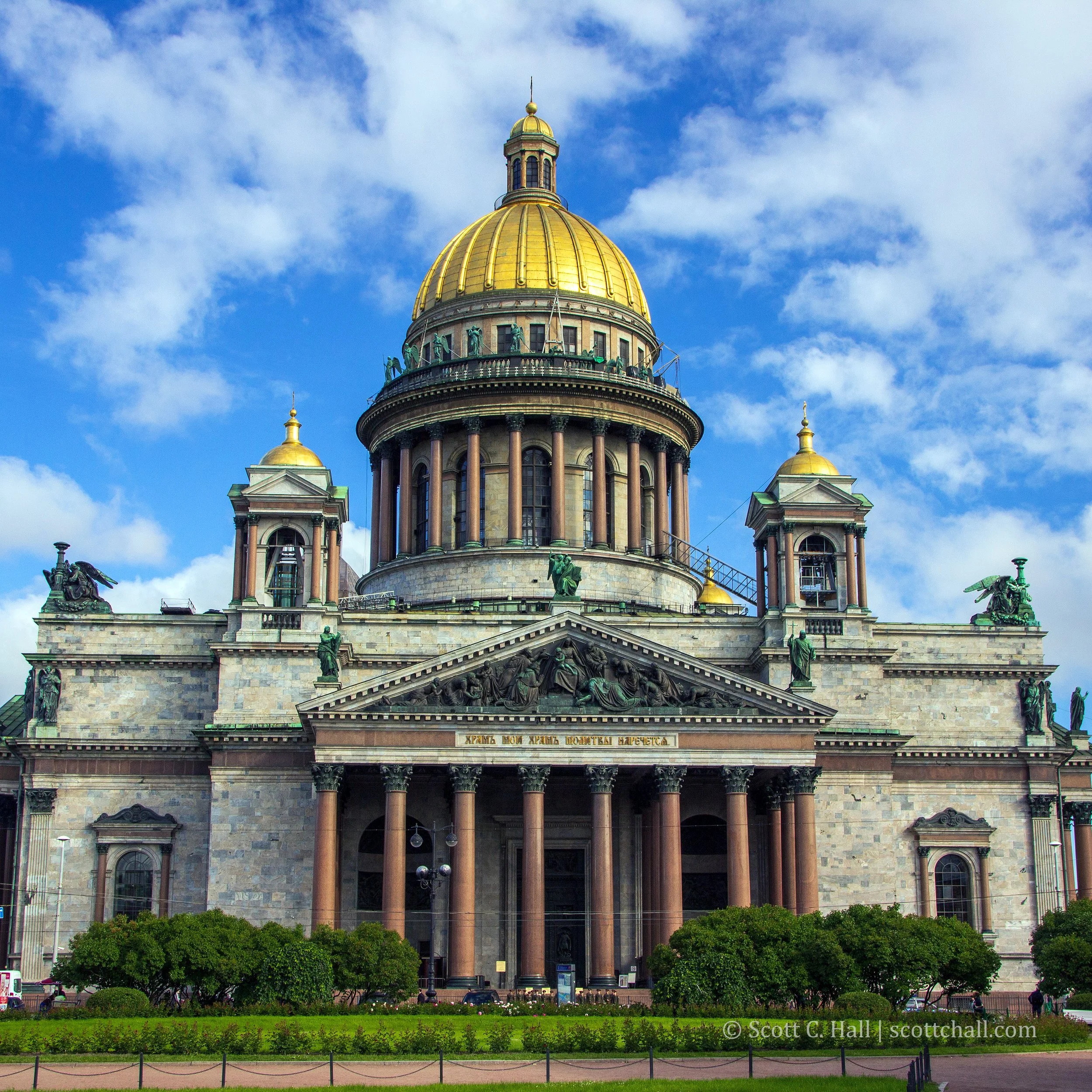 Saint Isaac’s Cathedral (Saint Petersburg, Russia)