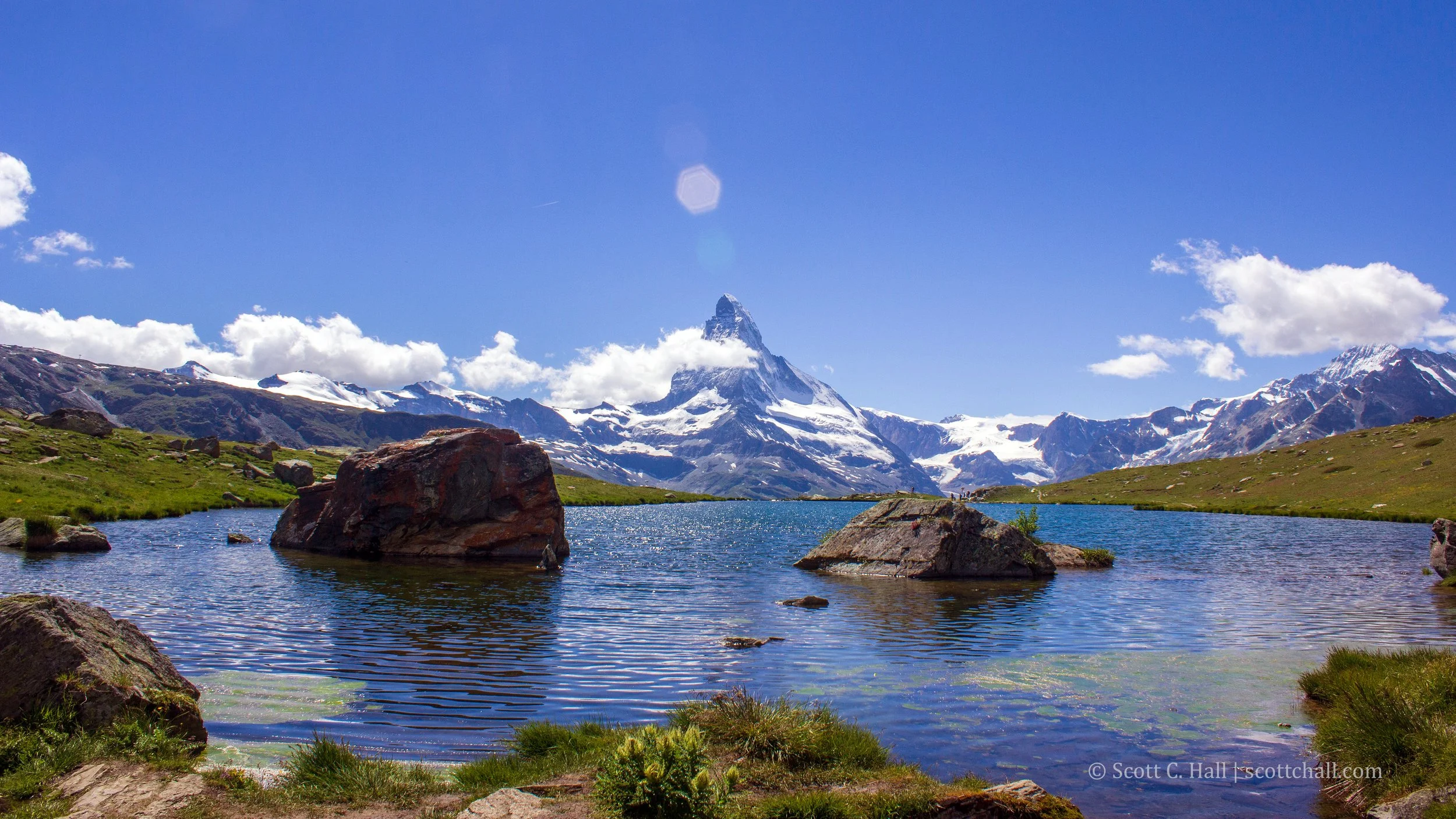 Matterhorn and Stellisee Lake (Zermatt, Switzerland)
