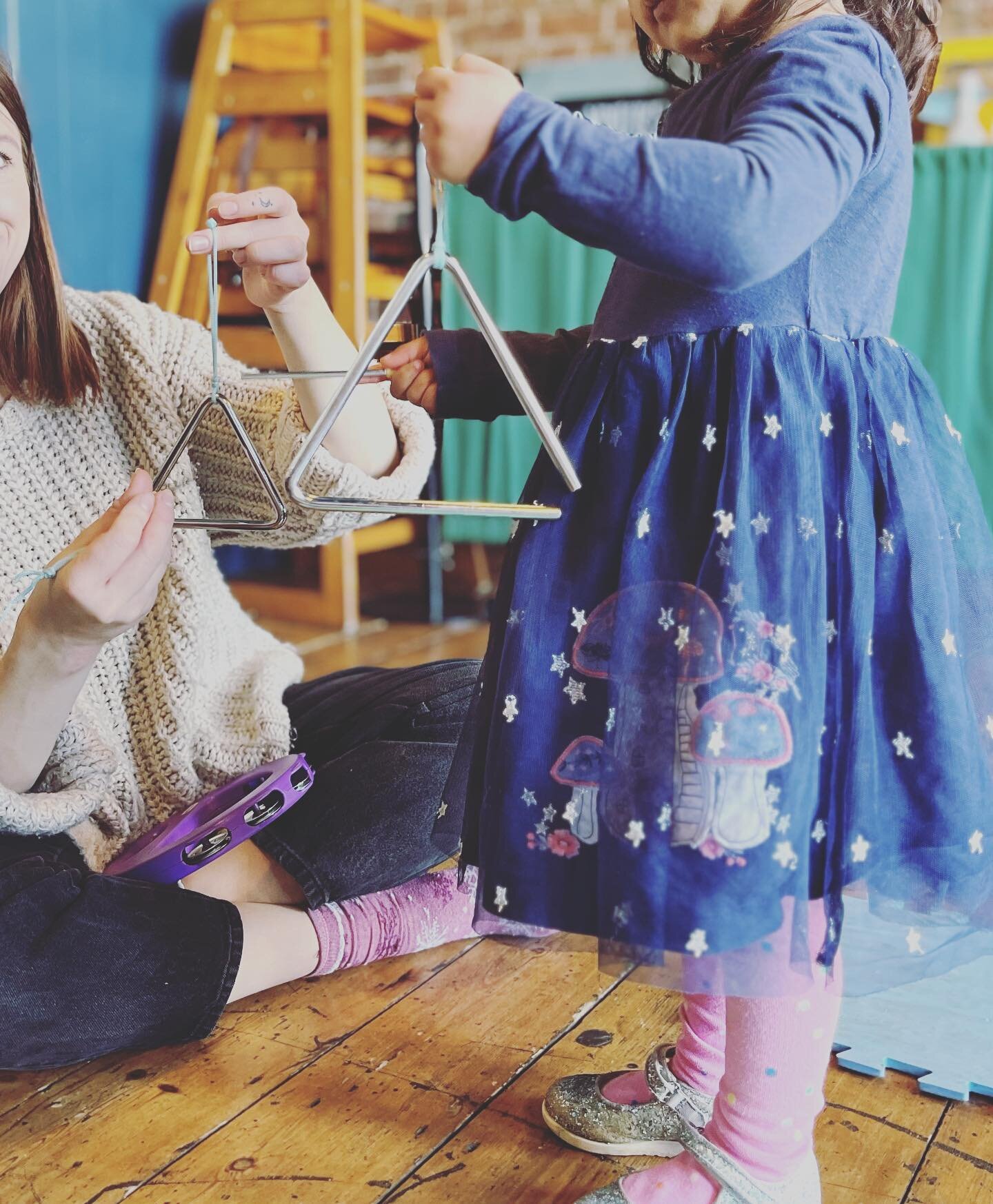 👑 🇬🇧Coronation themed fun at Tiny Dancers this week! Come and sing about kings and queens! Book via the link in the bio! 🇬🇧👑