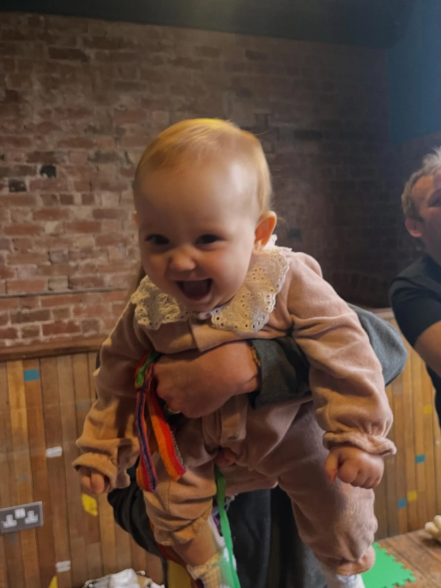 Flying babies in Tiny Dancers 🐦 👶 🩷