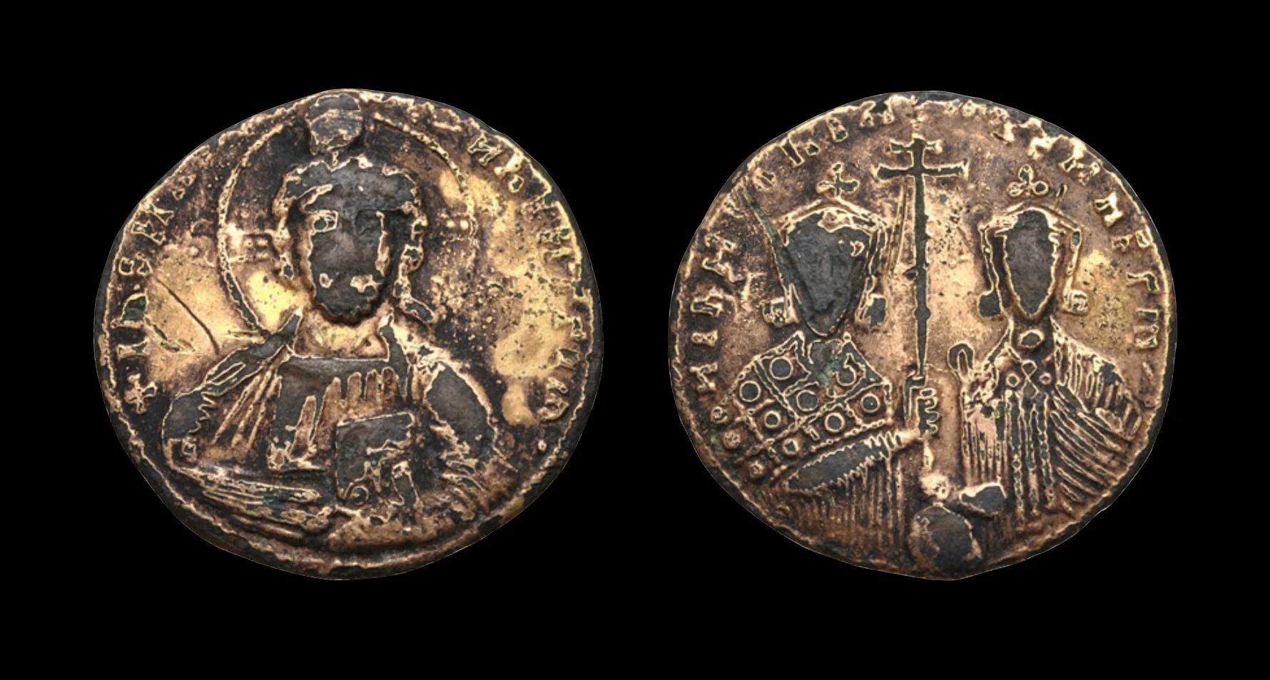 Nicephorus II. (963-969) w/ Basil II. Fourrée gold solidus. Obv: + IhS XΓS RЄX RЄGNANTIhM, Bust of Christ facing, with decorated nimbus, wearing pallium and colobium, raising r. hand in benediction and holding Book of Gospels in l. hand Rev. NICHFOR'CE bASIL' A•Ч• ÇÇ b R’, Busts facing of Nicephorus II, with short beard, on l., wearing crown and loros, and Basil II, beardless on r., wearing crown and chlamys, holding long patriarchal cross between them. 2.87g 20mm