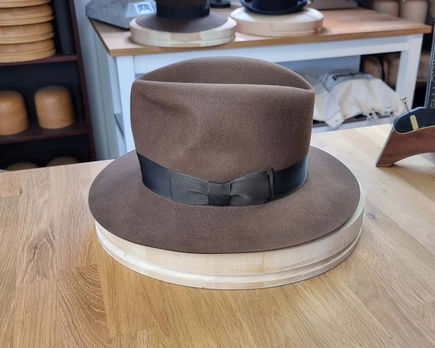 LEIFUR Raven Crown FEDORA | SABLE BROWN 