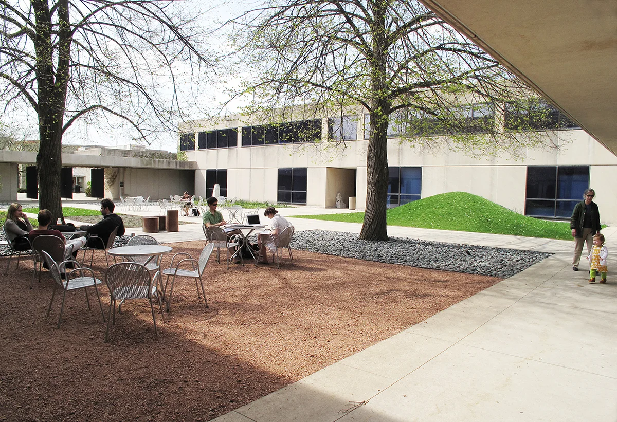 UrbanLab_Smart_Museum_Courtyard_100.jpg