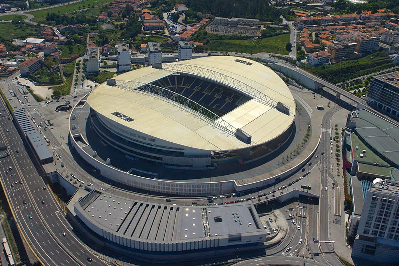 Estadio do Dragao. Photo author: CaGeRaGe . License link .