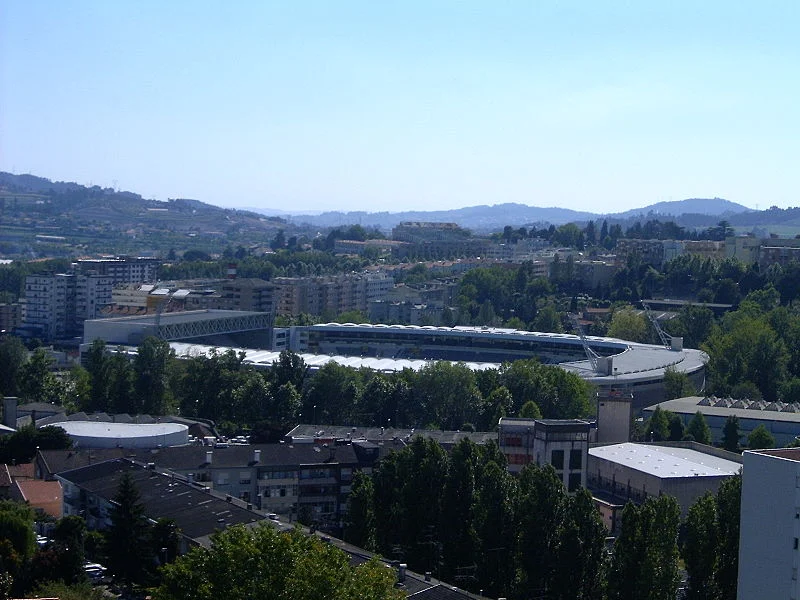 Estádio D. Afonso Henriques. Photo Author: Manuel Anastácio . License link .