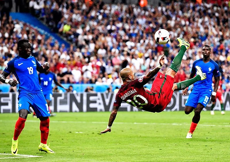 Ricardo Quaresma shot deep into second half. Photo author: www.dawn.com . License link .