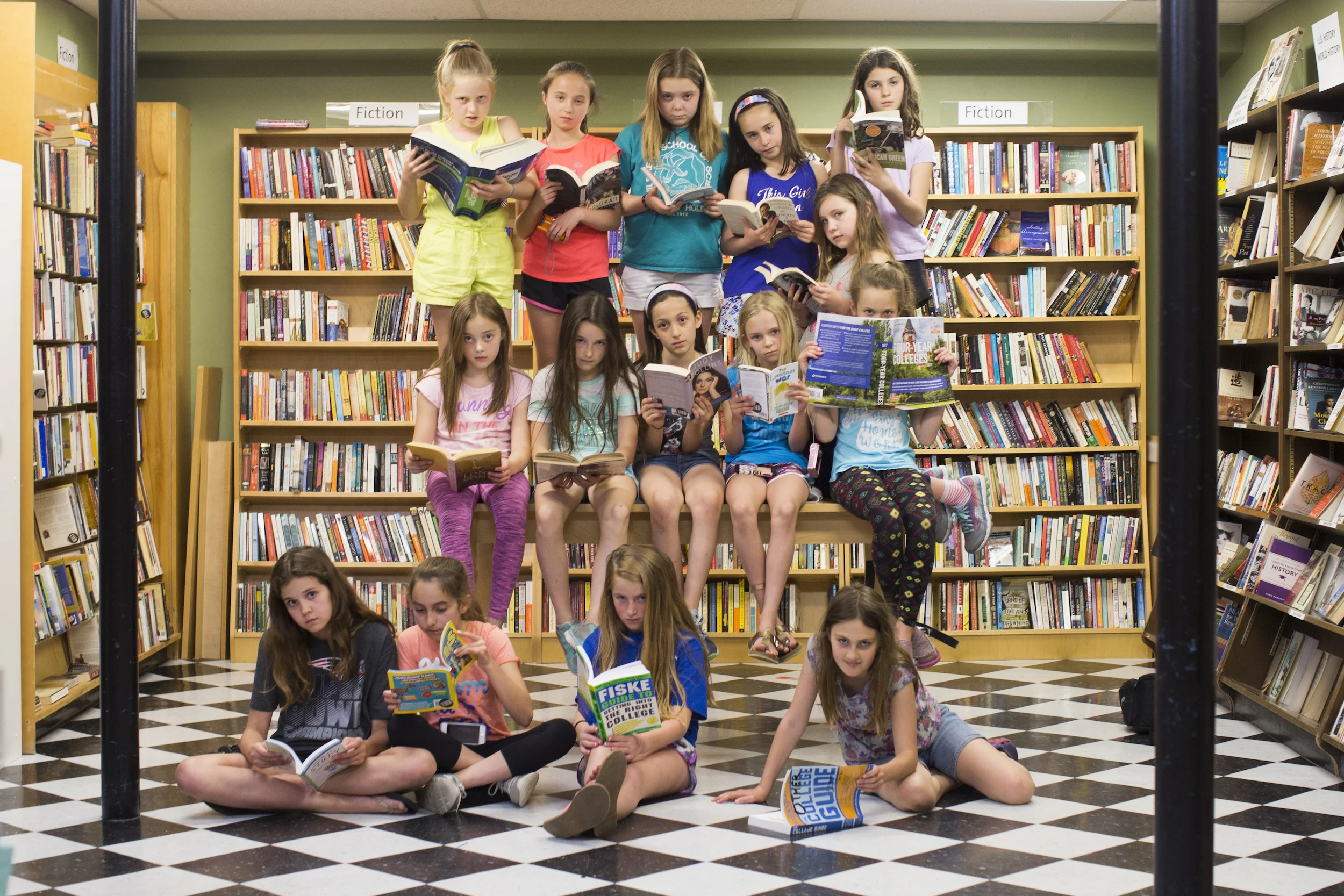 tlogirls026.jpg