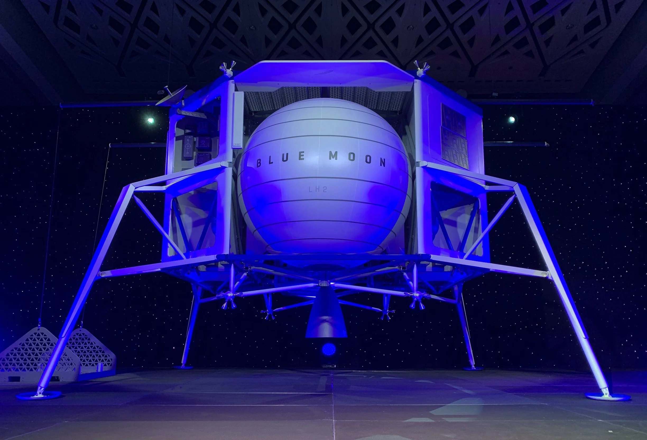 Here's who's aiming to go to the moon in the next decade
