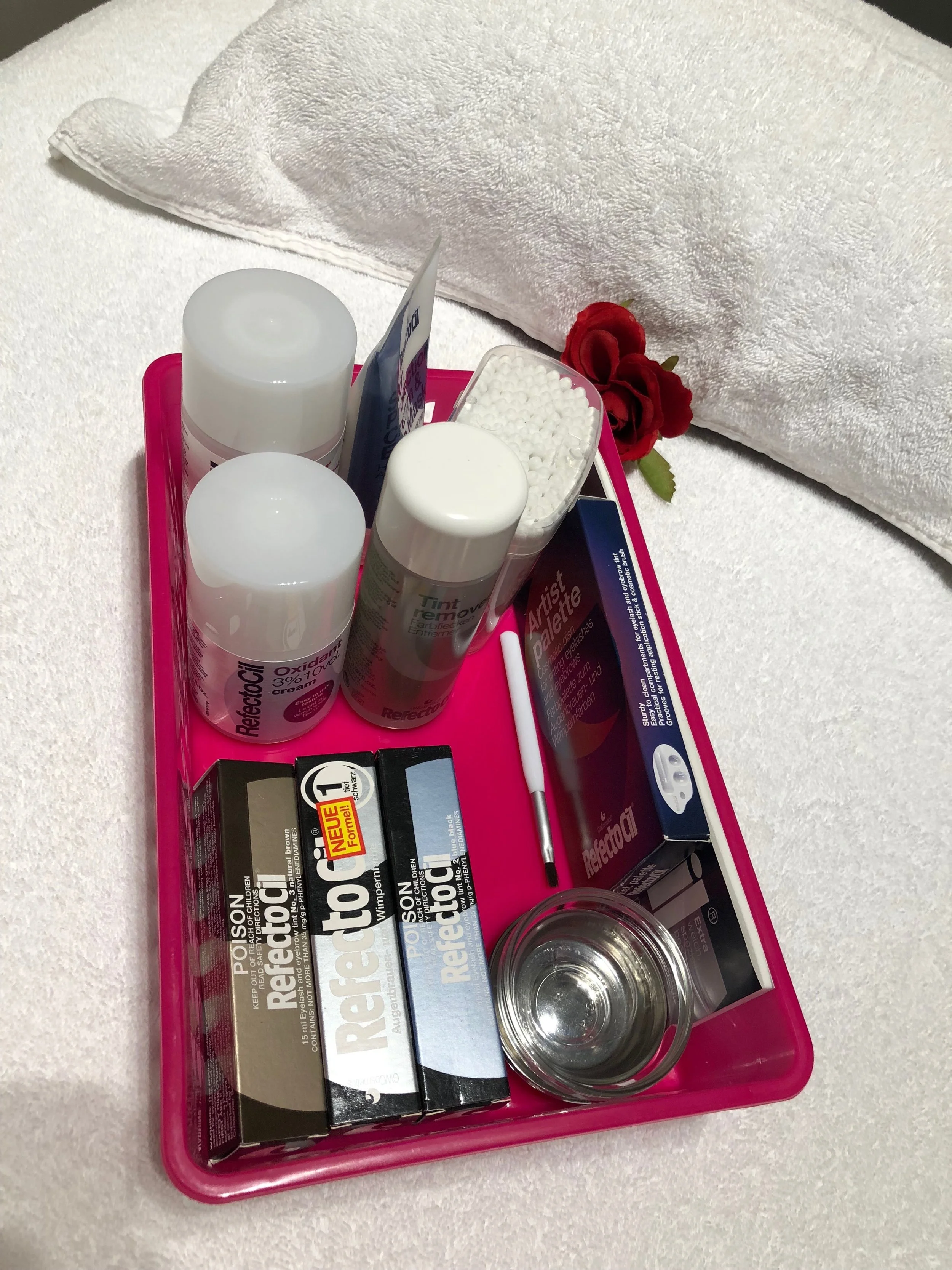   REFECTOCIL  - We use the leading brand REFECTOCIL for eyelash and eyebrow tints.   REFECTOCIL  is a proven product with millions of successful applications and over 60 years of experience. 