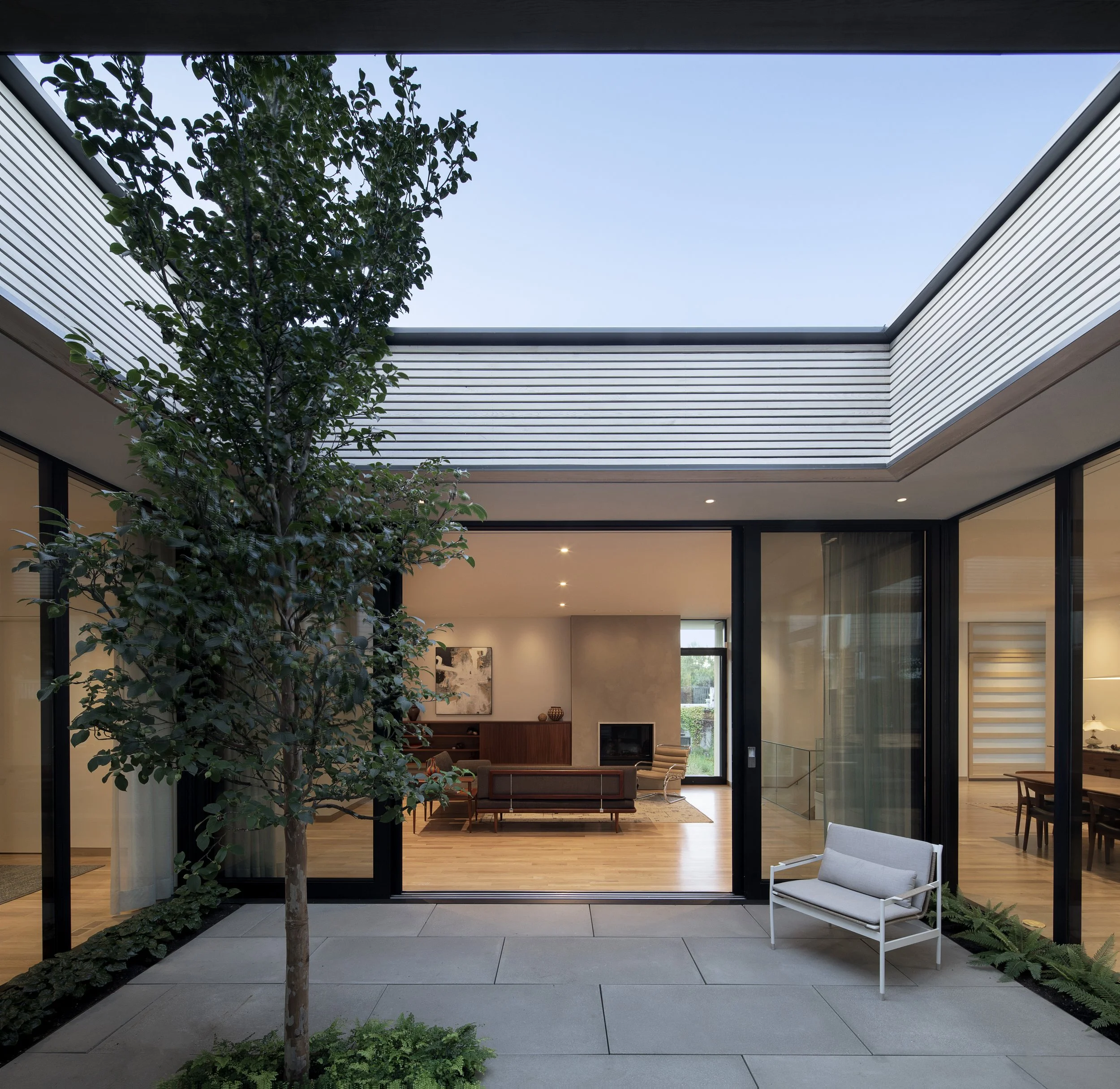4NWPDXcourtyardhouse_photo4.jpg
