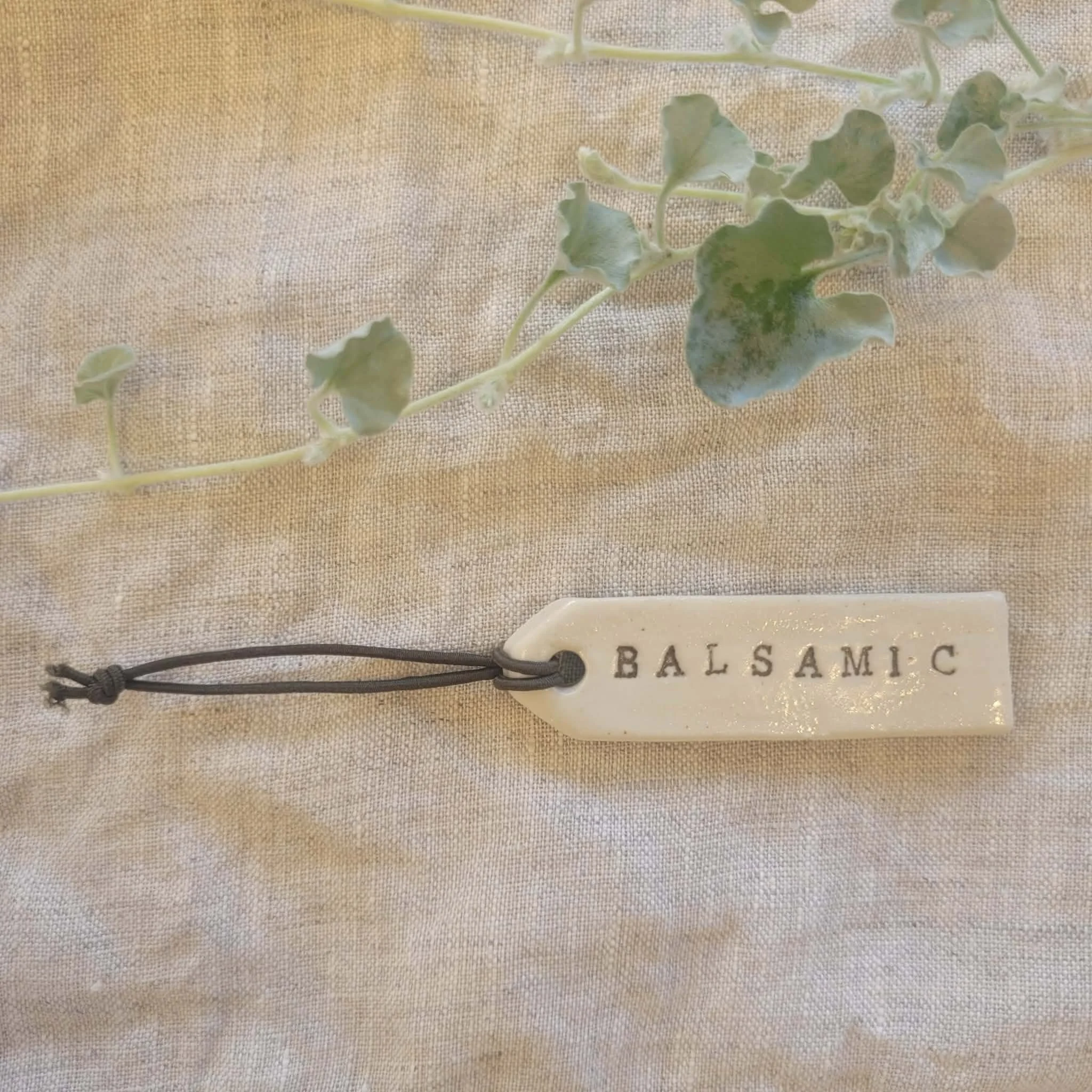 ceramic-bottle-tag-balsamic-flat-lay-my-earthy-life.jpg