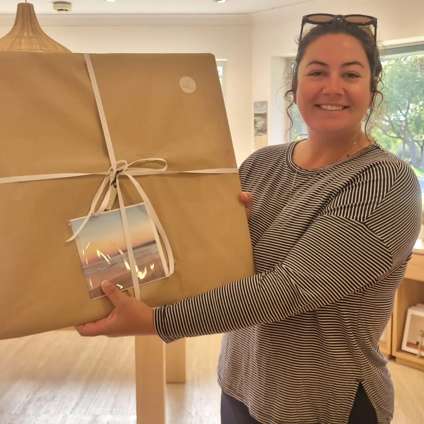 Gift giving is such a beautiful, lasting gesture. Big thanks for choosing one of my prints as a house-warming pressie! 

If you are like me and consider the wrapping as important as the gift, I made these tags for you! 
Just being added to this month