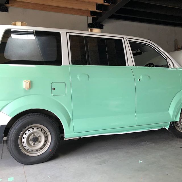 This is where the magic happens @tudor.co in Torquay.  Fantastic service from Dan and the results are speaking for themselves. 
#vinylwrap #tudor.co #divinegrindcoffee #supportlocal