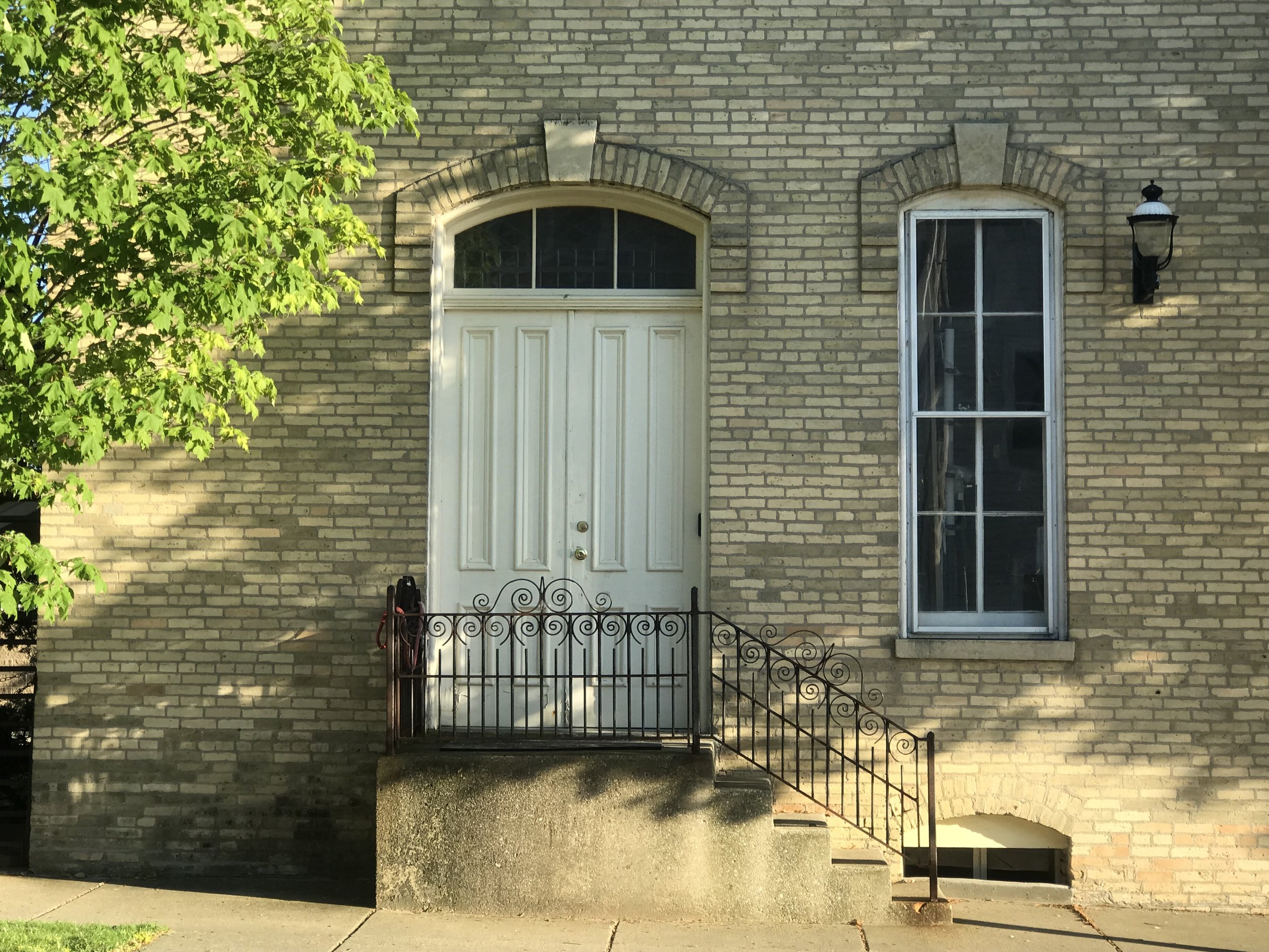 PENTWATER BRASS ANCHOR BUILDING DETAILS.jpg