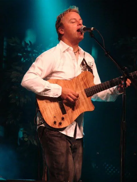 Steve-Oliver-live-shot-2.jpg