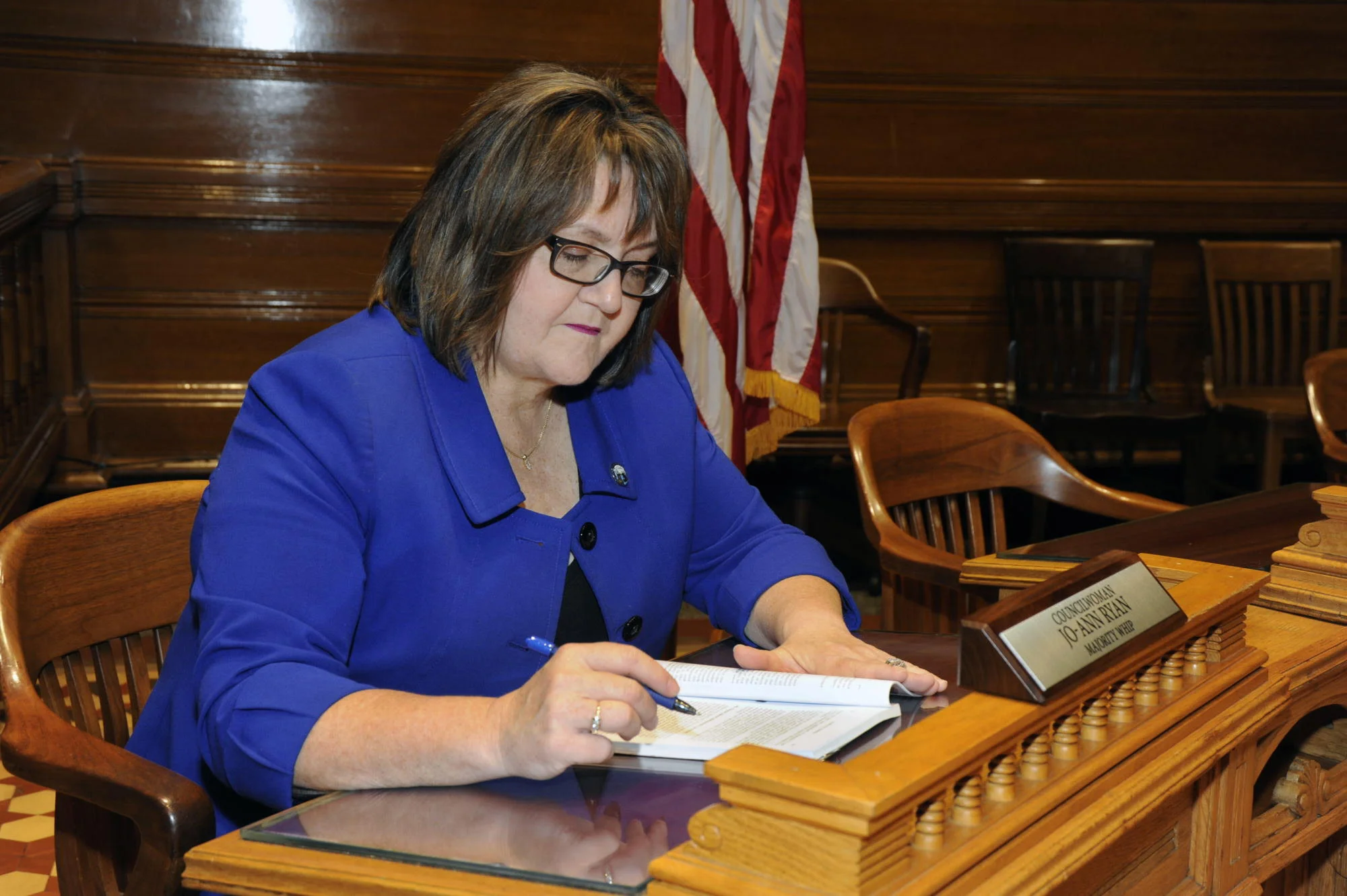Jo-Ann_Ryan_images_citycouncil_chambers.jpg