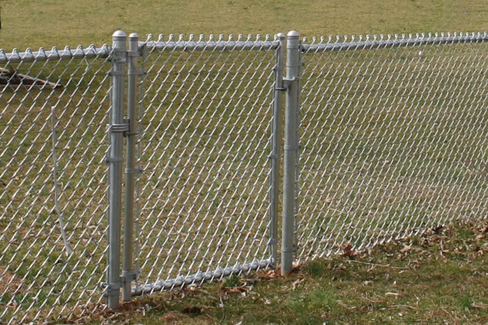 single-chain-link-fence-gate.jpg