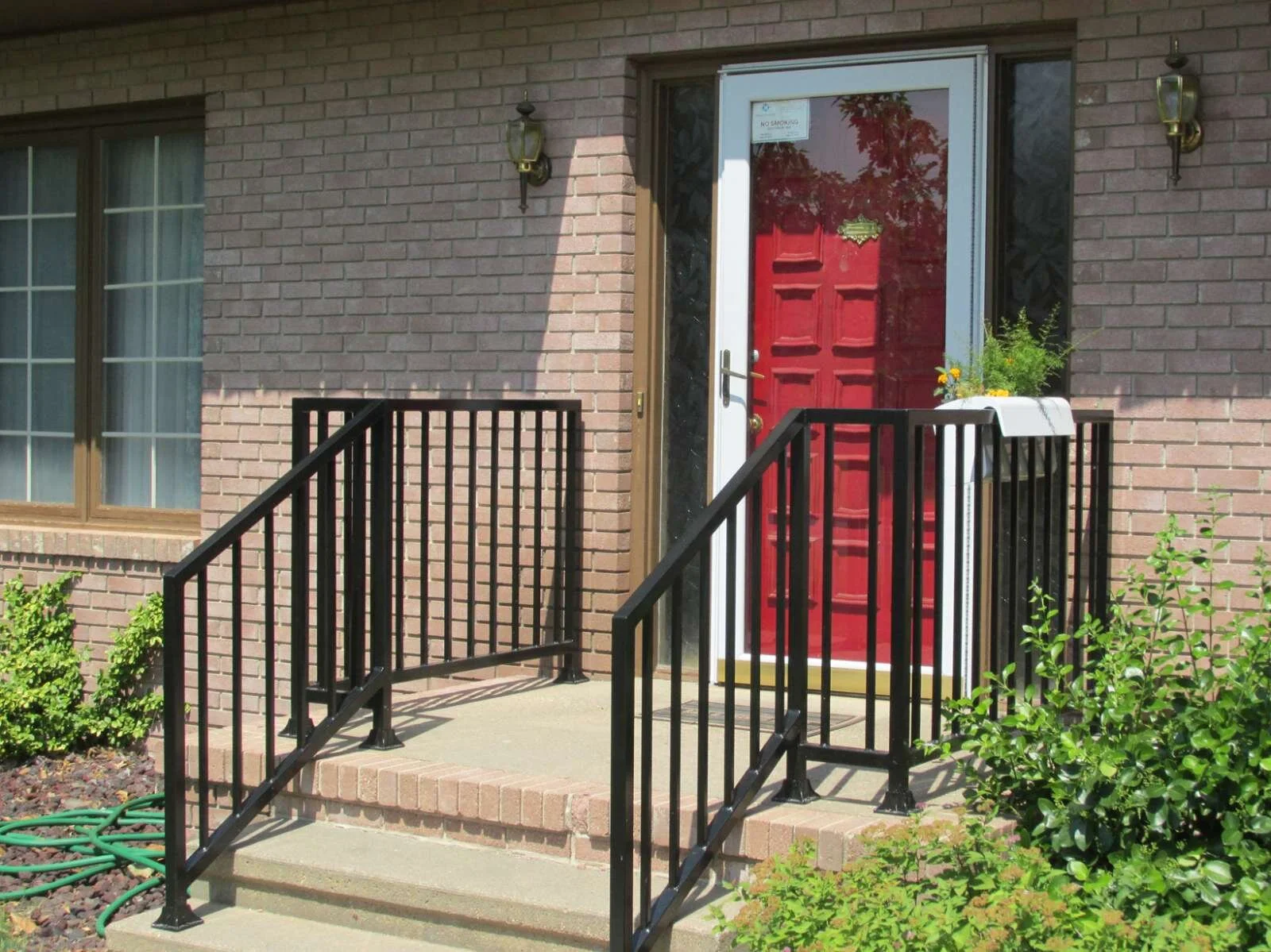 Simple-Iron-Porch-Railing.jpg
