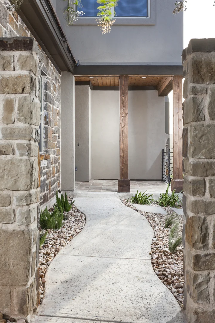 Entry Court