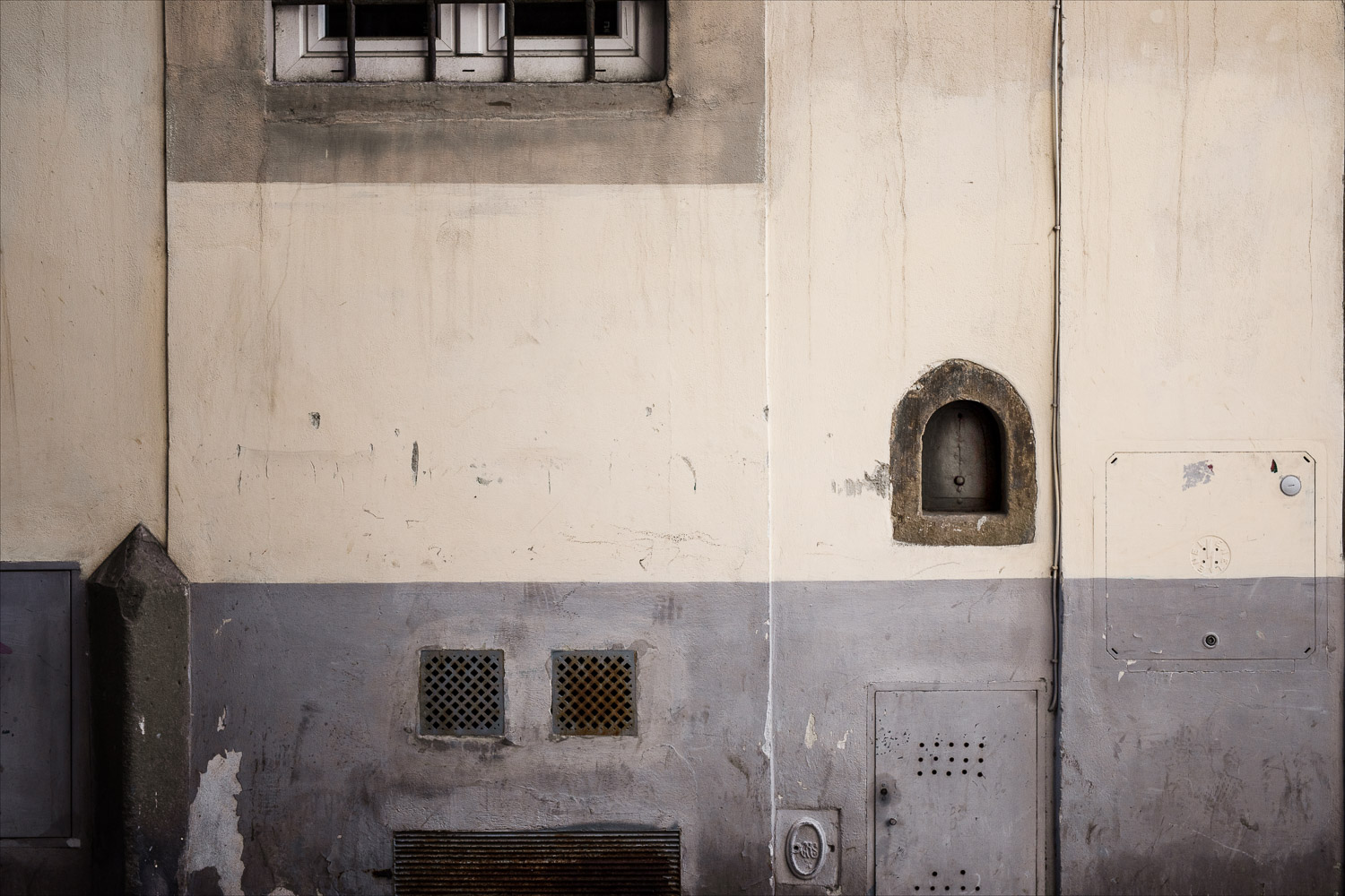 wine-doors-of-florence-5.jpg