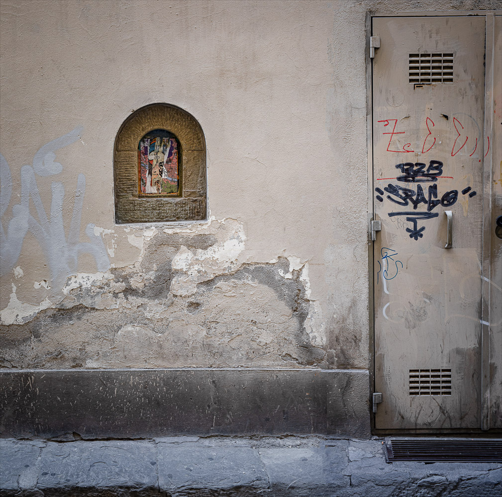 wine-doors-of-florence-13.jpg