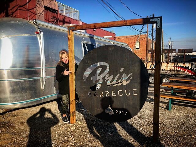 Close, y&rsquo;all... close 😩 (Also, that is Mama Sales, Brix&rsquo;s Nahni.. she is awesome and pretty. You might even say &ldquo;pretty awesome&rdquo;)
&bull;
&bull;
#brix #brixbarbecue #fortworth #fwfoodie #dfw #dfwfoodie #visitfortworth #manfire