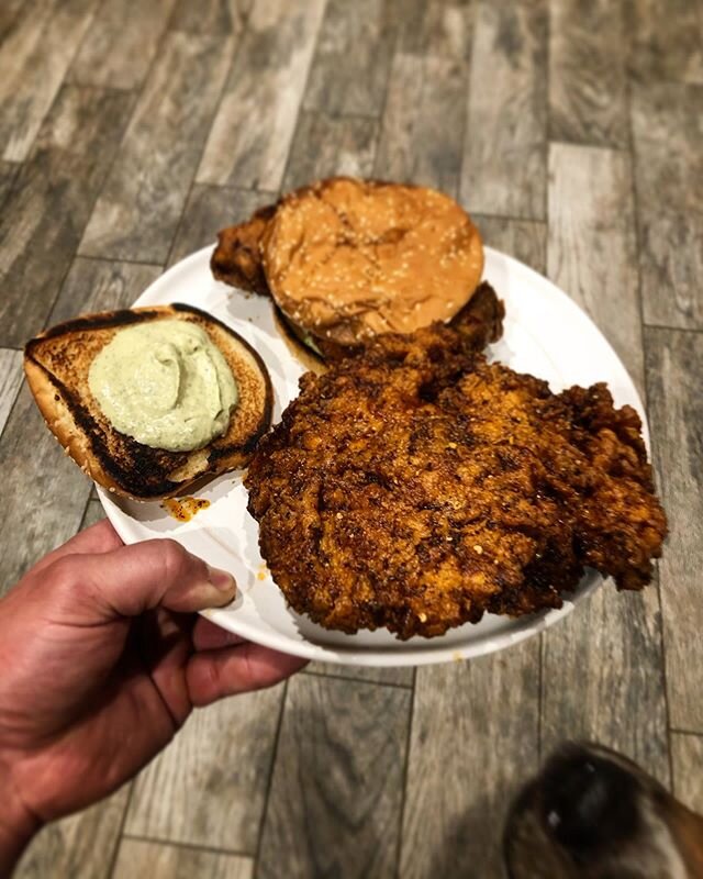 Our #funkytown Hot Chicken in it&rsquo;s plain beauty before it&rsquo;s topped with our signature #dank sauce and house made dill pickles.. got that 🔥 level dialed in 🤠🥵🐔🔥
&bull;
&bull;
&bull;
#hotchicken #texasbbq #brix #brixsquad #brixbbq #bri