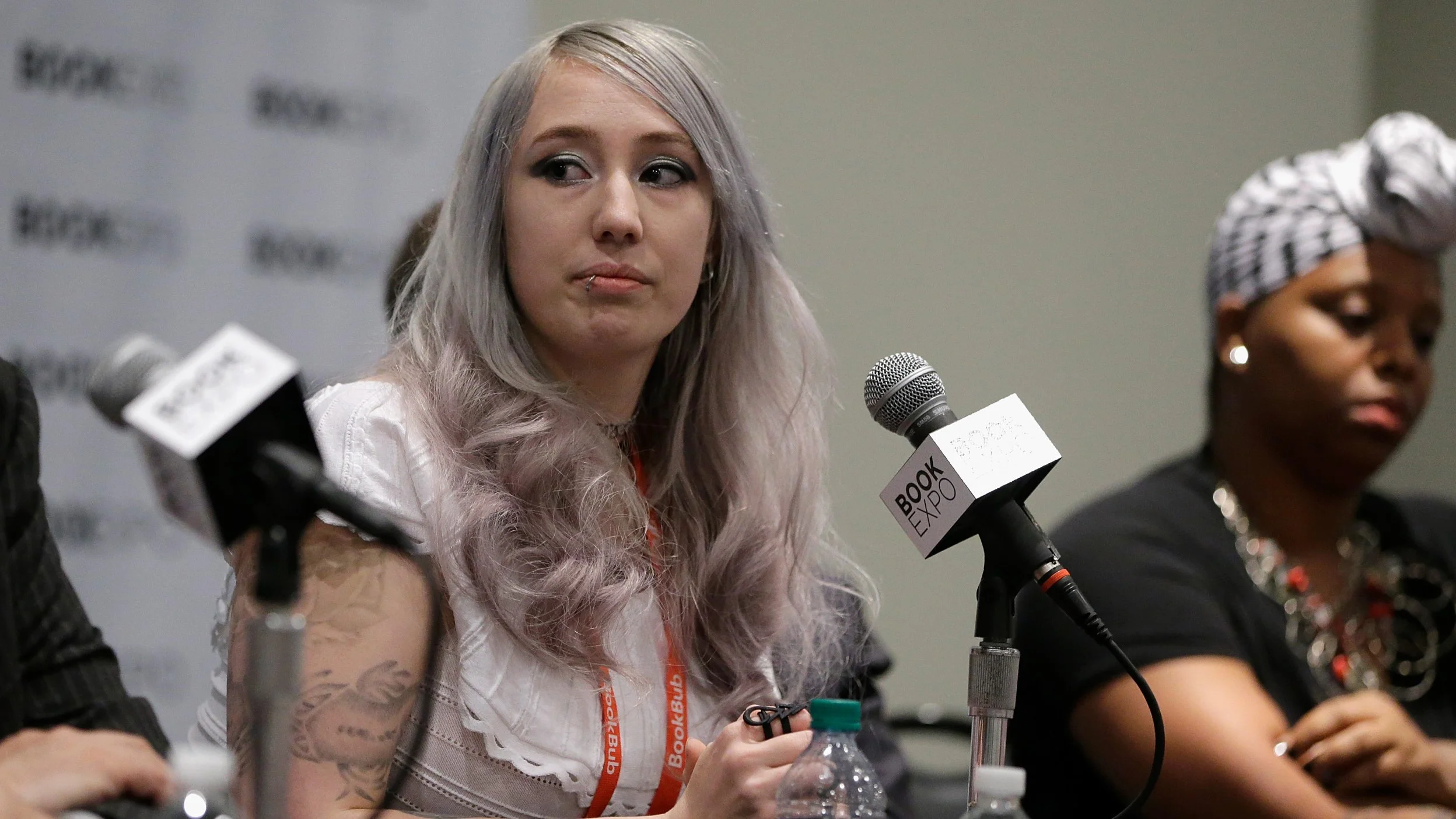 zoe-quinn-speaks-during-first-amendmant-resistance-panel-during-bookexpo-2017-javits-center.jpg