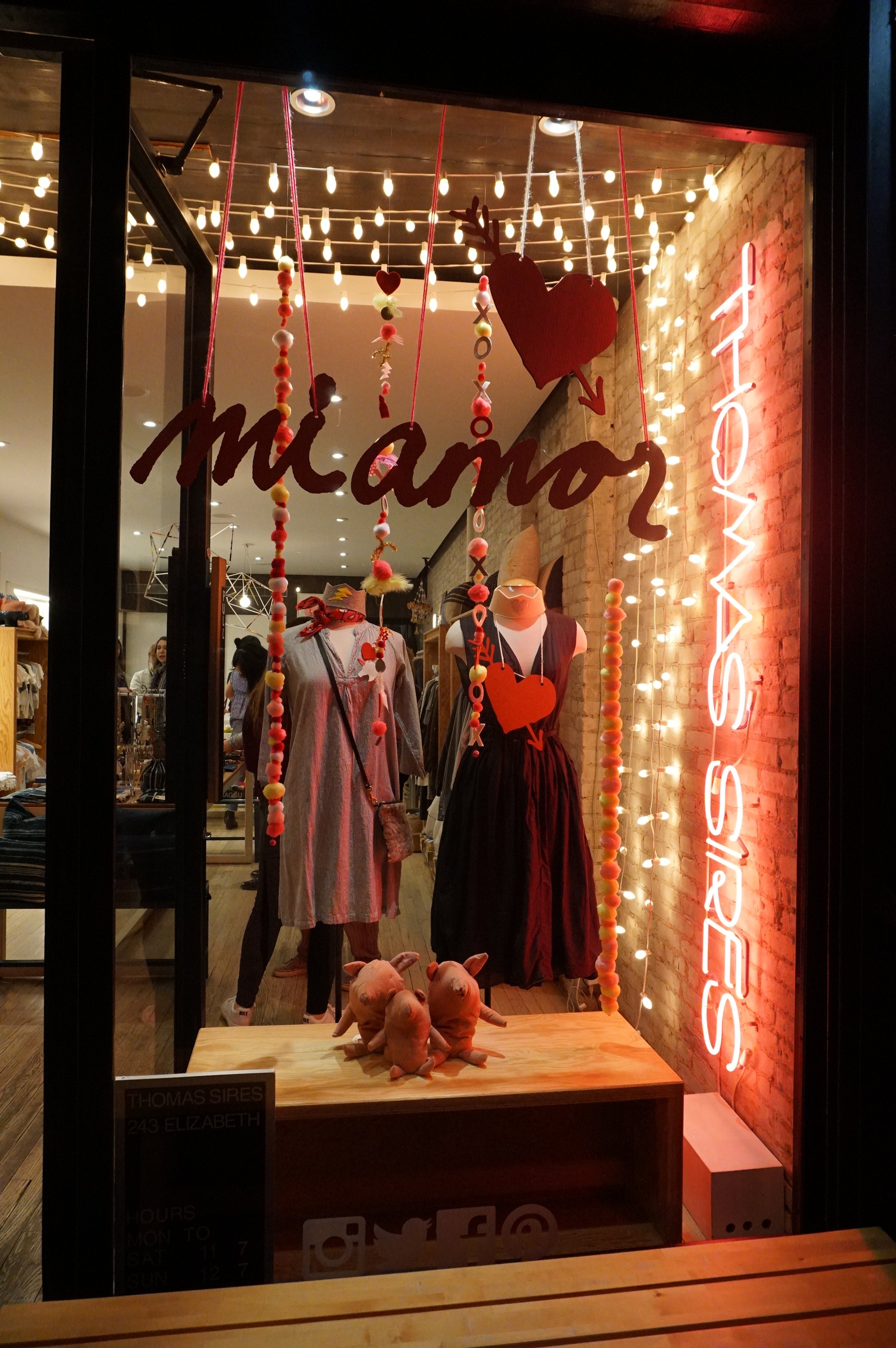   Lovestruck + Mi Amor  / Holiday Window Design / Thomas Sires, Elizabeth Street, NY 