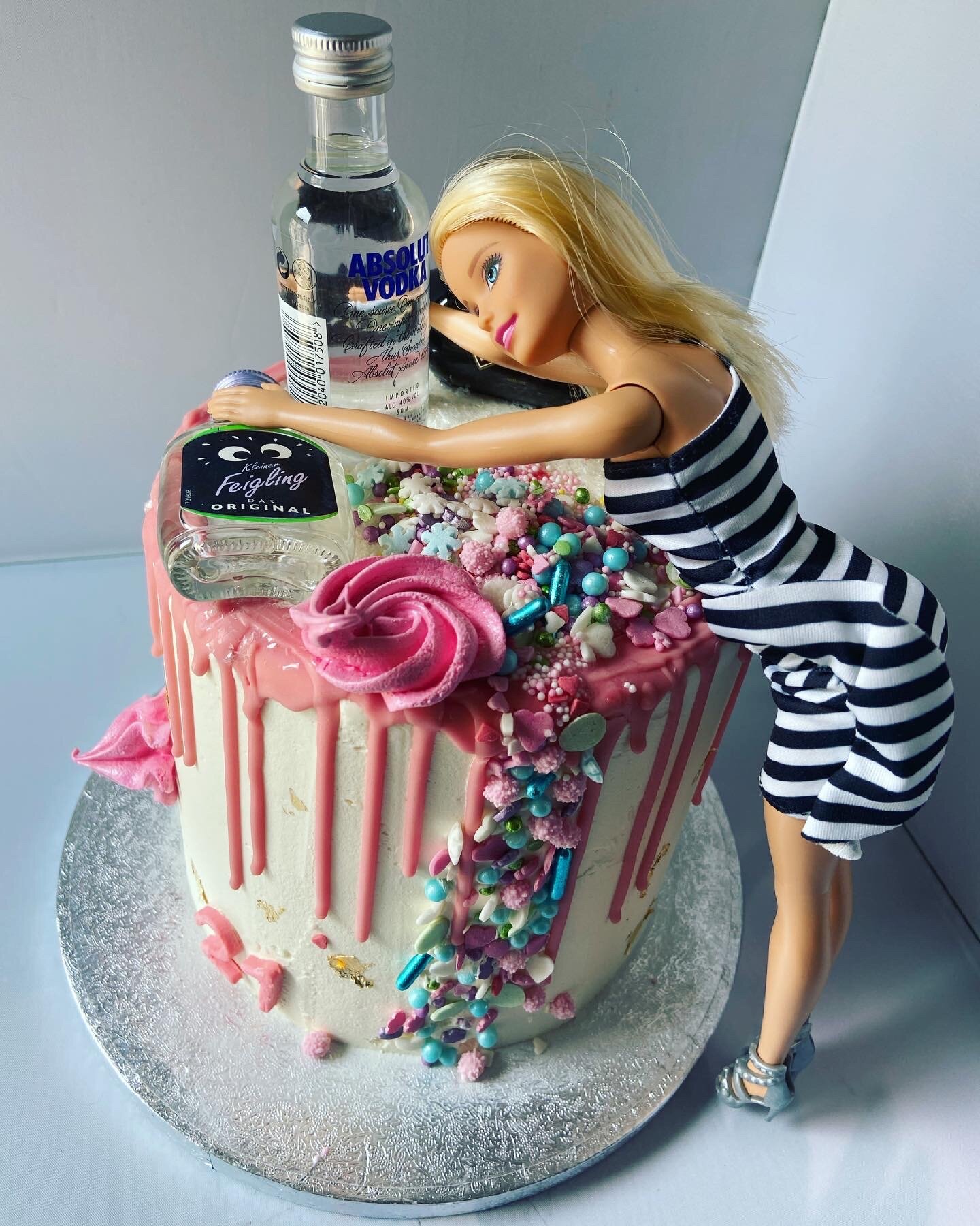 barbie cake.jpeg