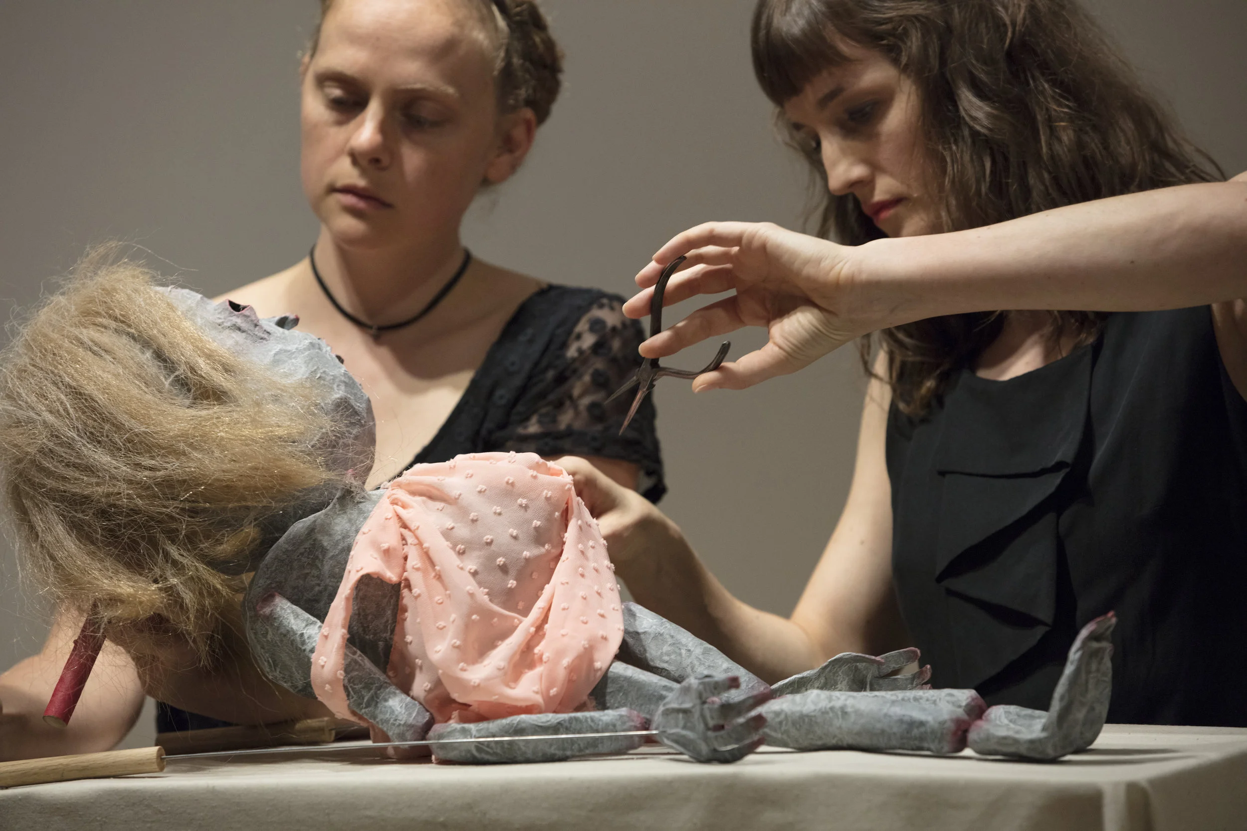   ENDLNG  (detail), puppet-figure performance, 00:25:00, 2019   